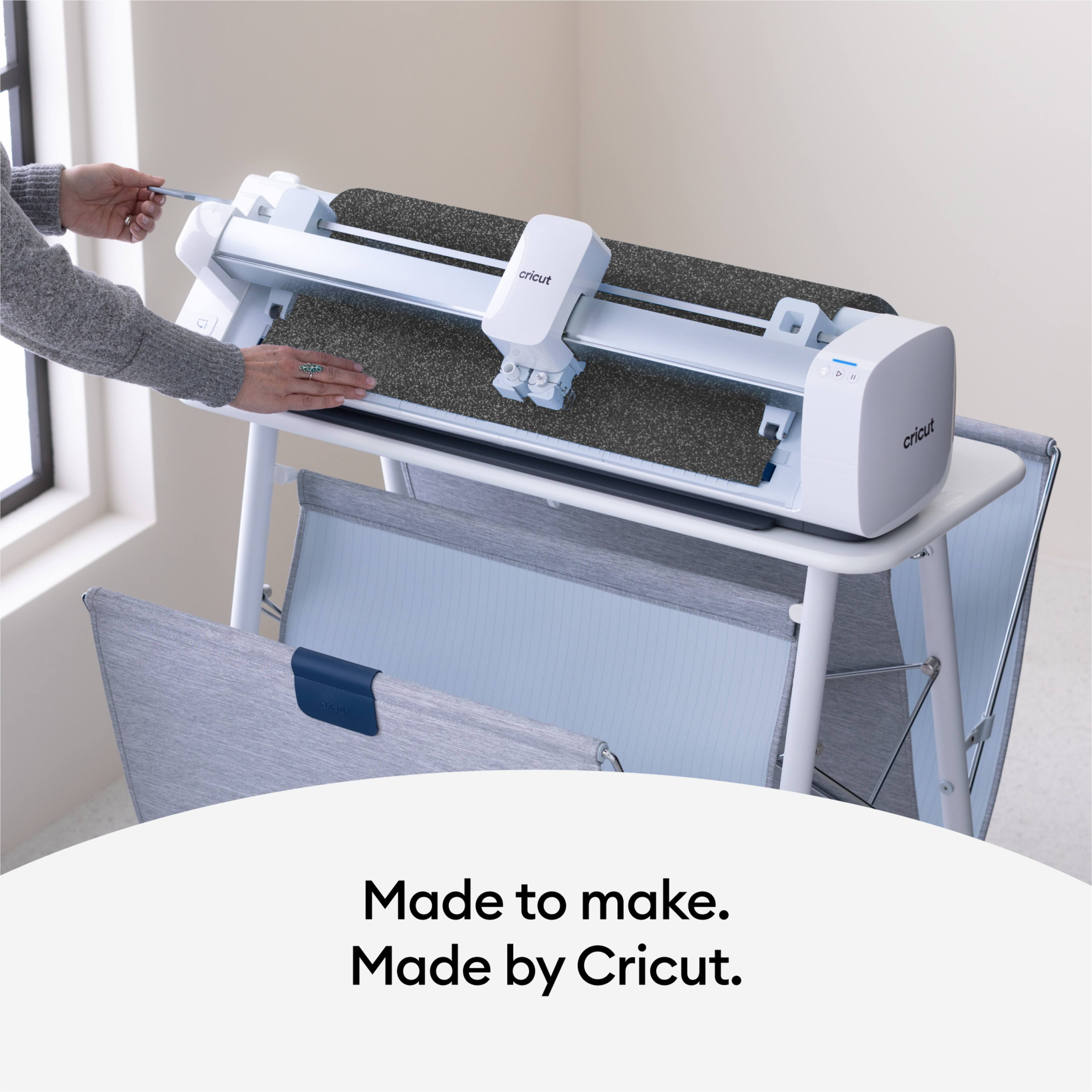 Cricut&#xAE; Smart Iron-On&#x2122; Glitter, 25&#x22; x 5ft.