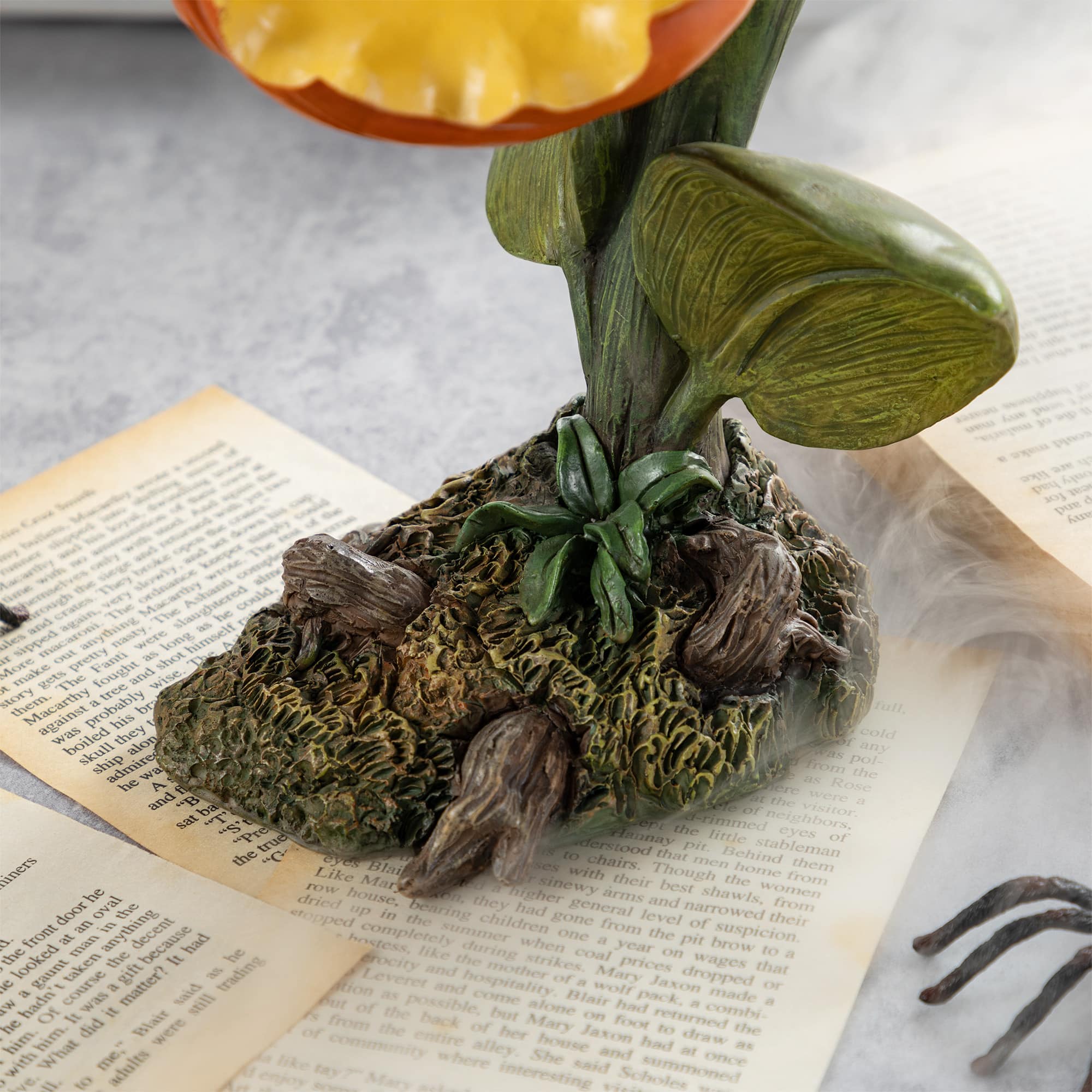 Glitzhome&#xAE; 8.75&#x22;H Halloween Resin Chomper Table Decor