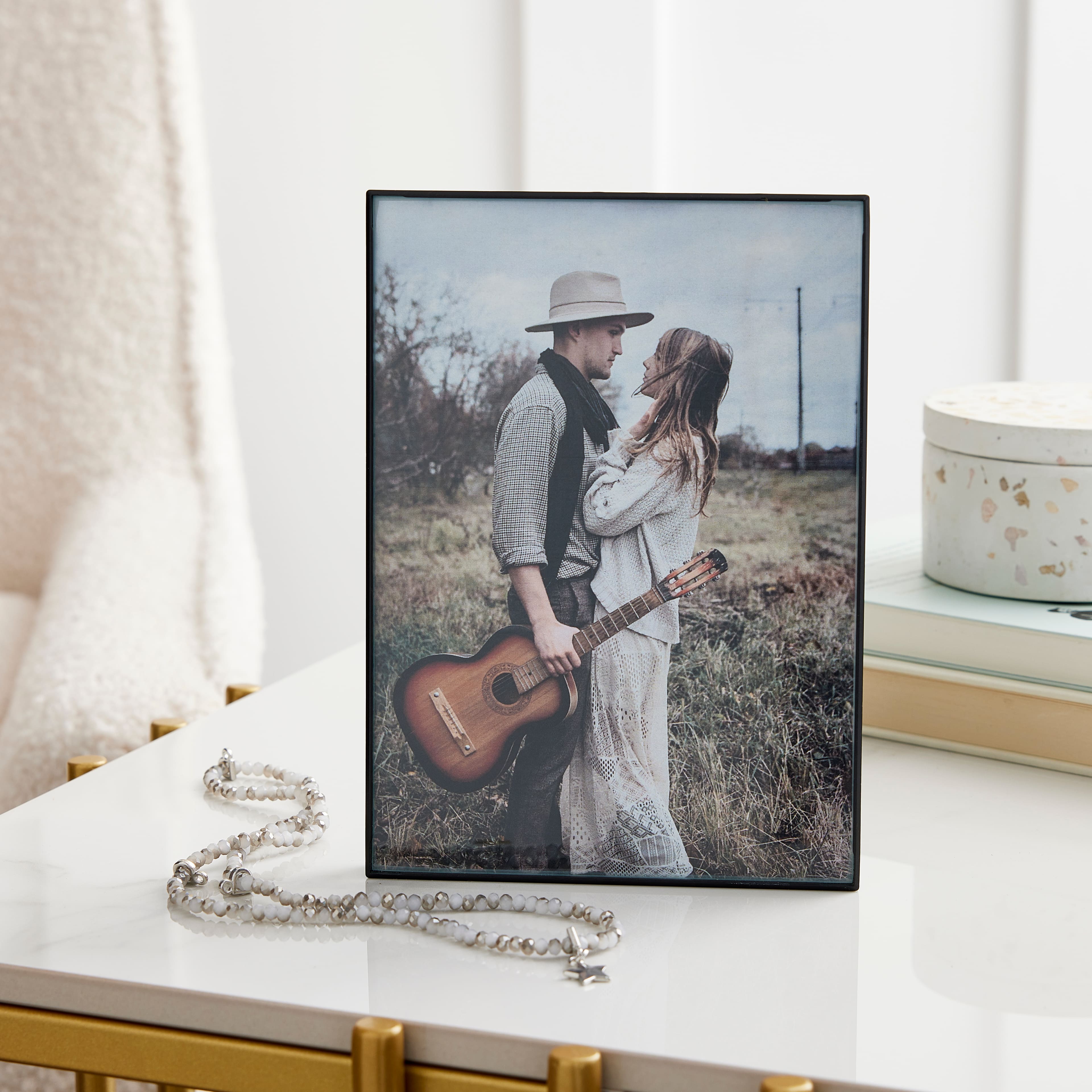 Basics Black Frame by Studio Décor®