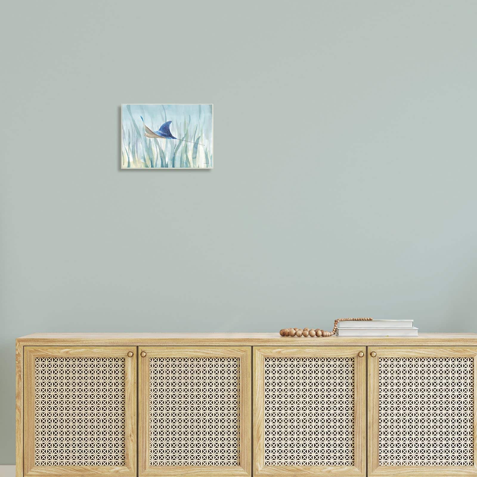 Stupell Industries Stingray Aquatic Animal Ocean Blue Spotted Sea Creature Wall Plaque