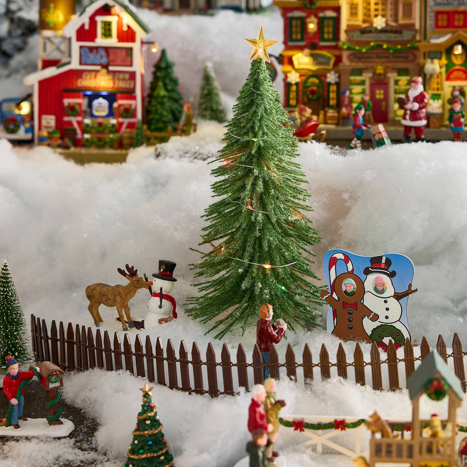 Lemax&#xAE; Frosty Photo Op Figurines Set
