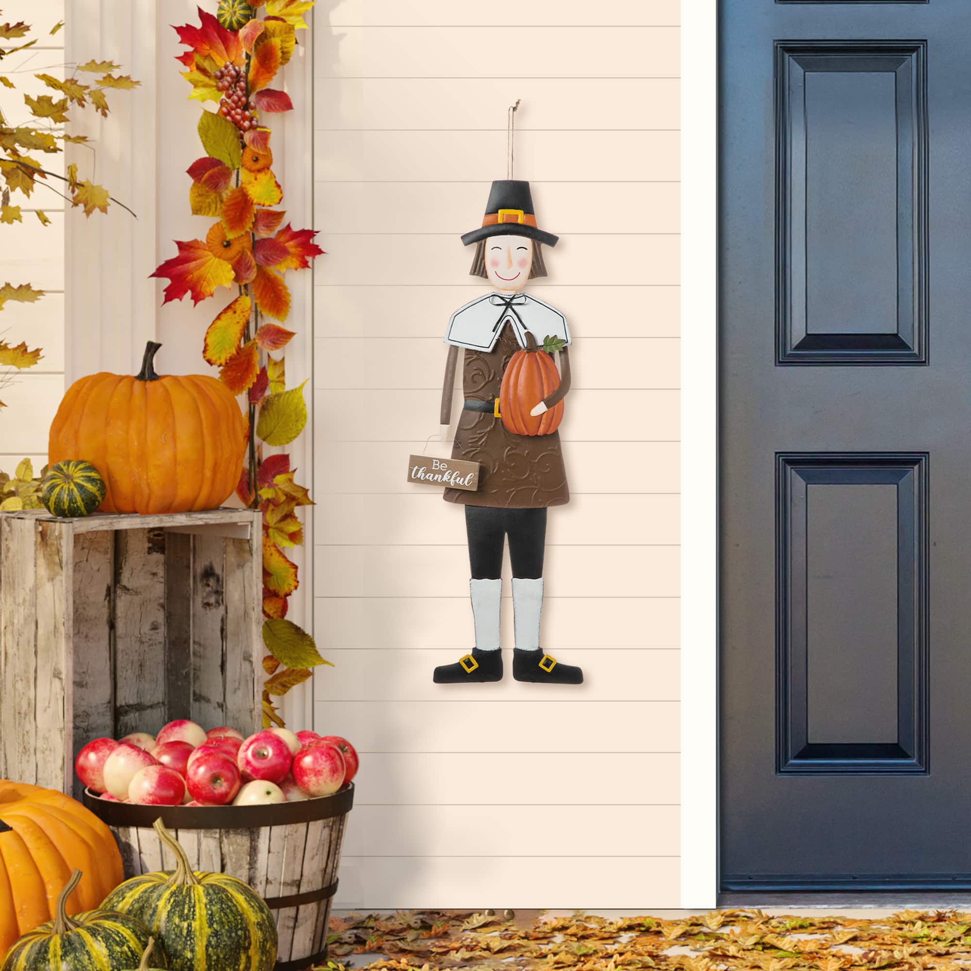 Glitzhome® Metal Thanksgiving Pilgrim Hanging Or Standing Yard Stake Set