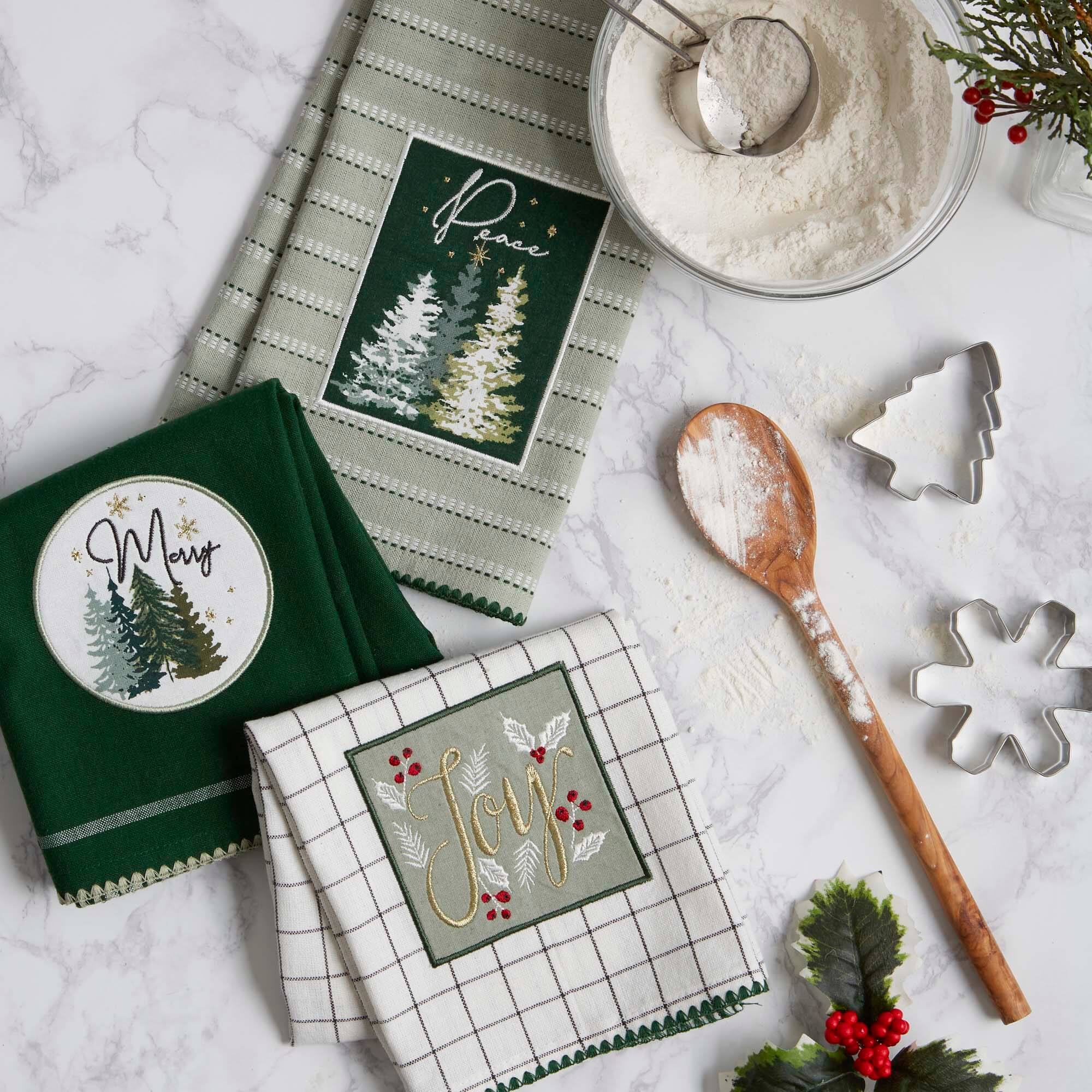 DII® Winter Woods Embellished Dishtowel Set