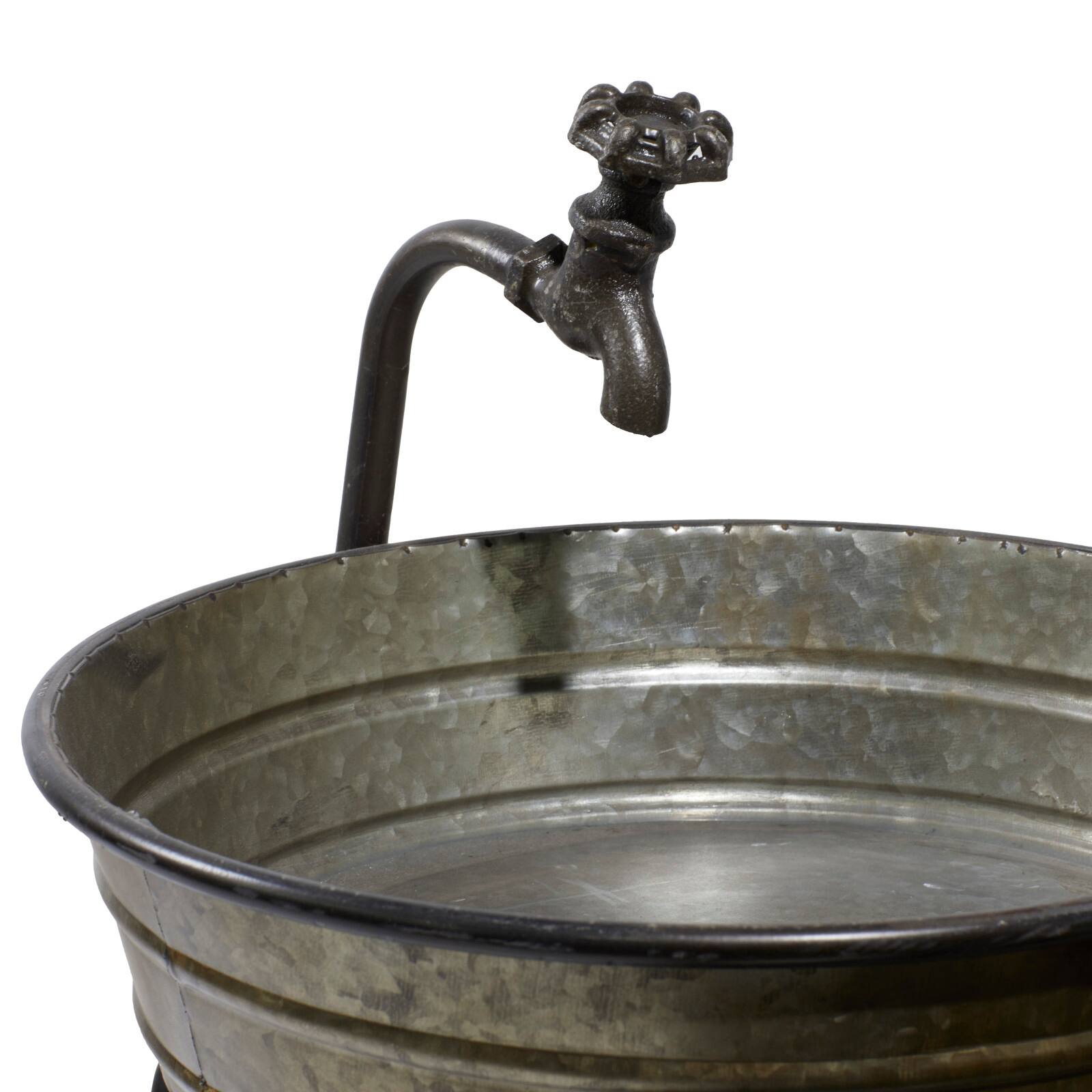 Grey Iron Farmhouse Fountain, 26&#x22; x 30&#x22; x 21&#x22;