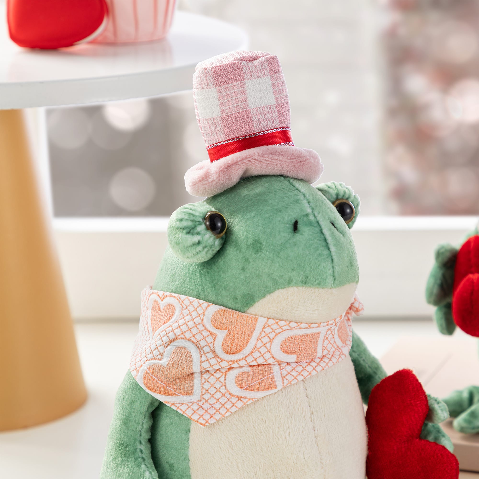 Glitzhome® Valentine's Frog Couple Figurine Set