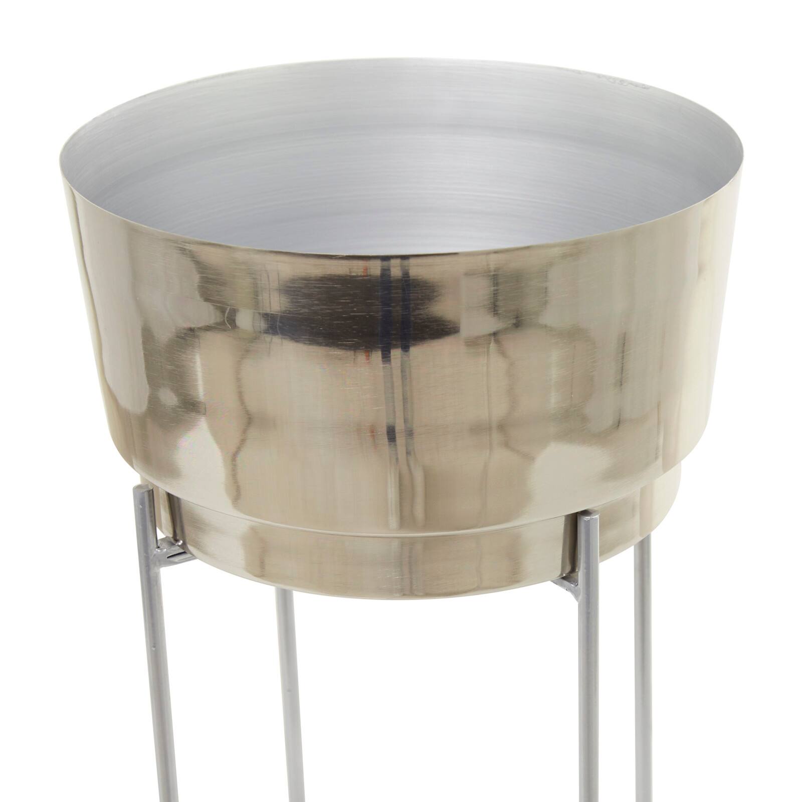 CosmoLiving by Cosmopolitan Contemporary Planter Stand Set