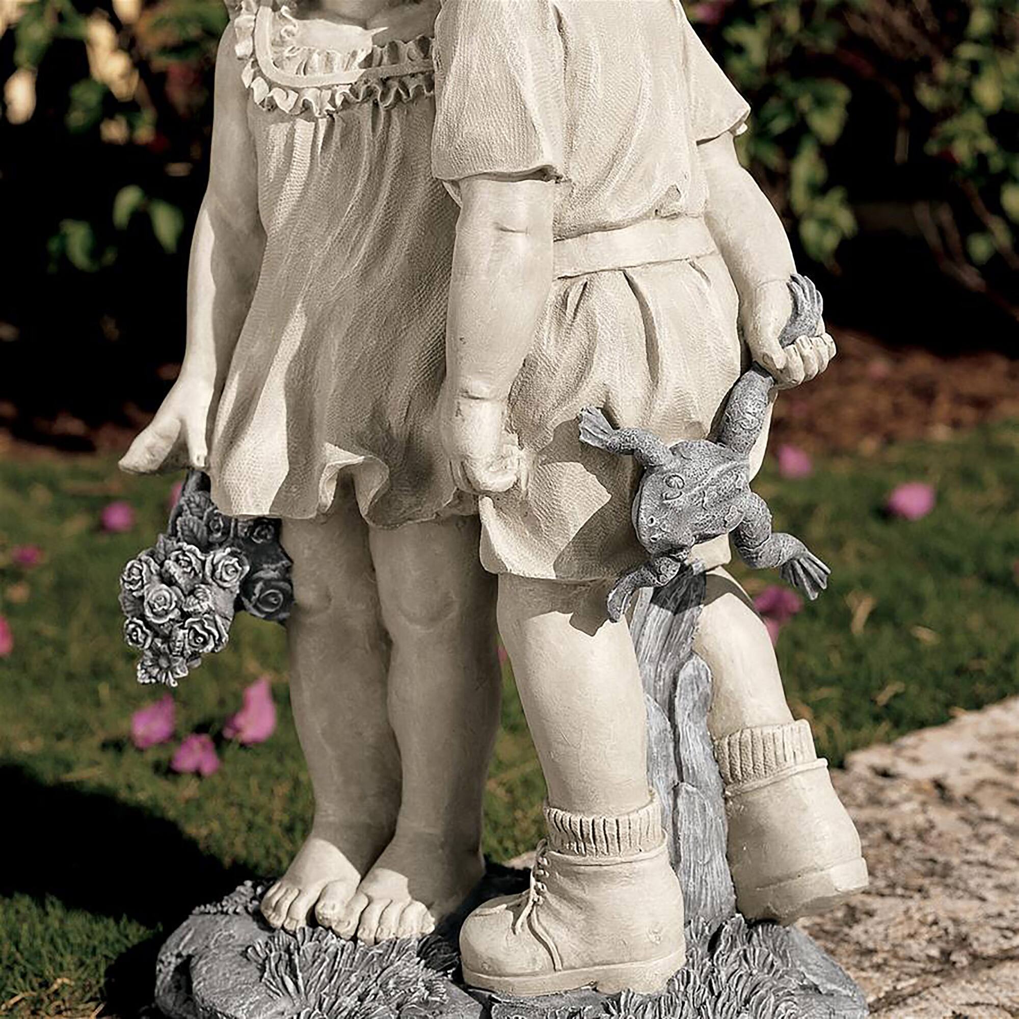 Design Toscano&#xAE; 22&#x22; Young Sweethearts Kissing Children Garden Statue