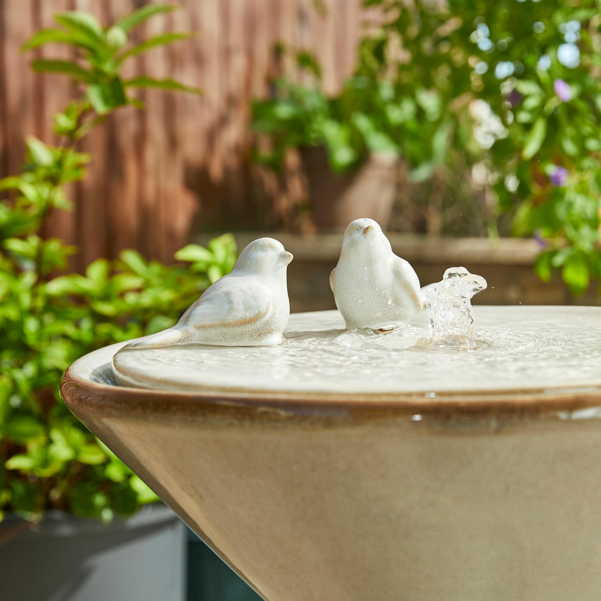 Glitzhome&#xAE; 27.5&#x22; LED Bird Pedestal Ceramic Fountain