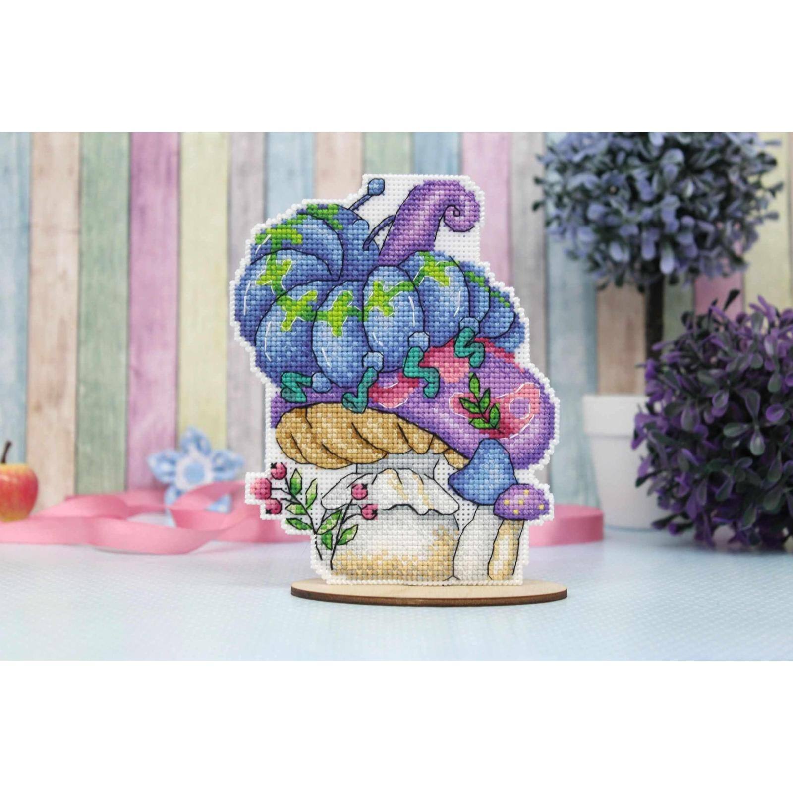 MP Studia Wise Caterpillar Plastic Canvas Counted Cross Stitch Kit