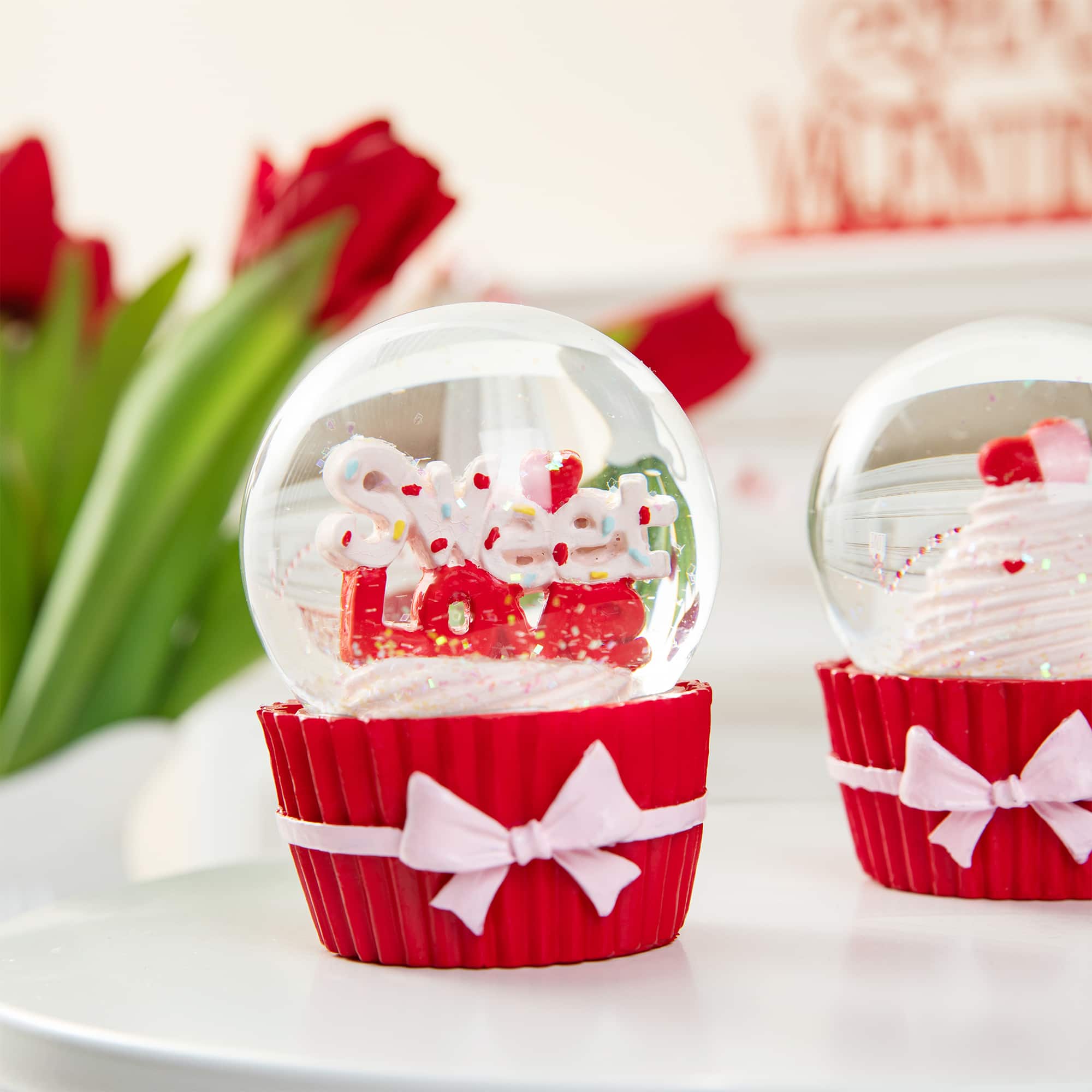 Glitzhome&#xAE; 3.25&#x22; Valentine&#x27;s Cupcake Waterglobes Set