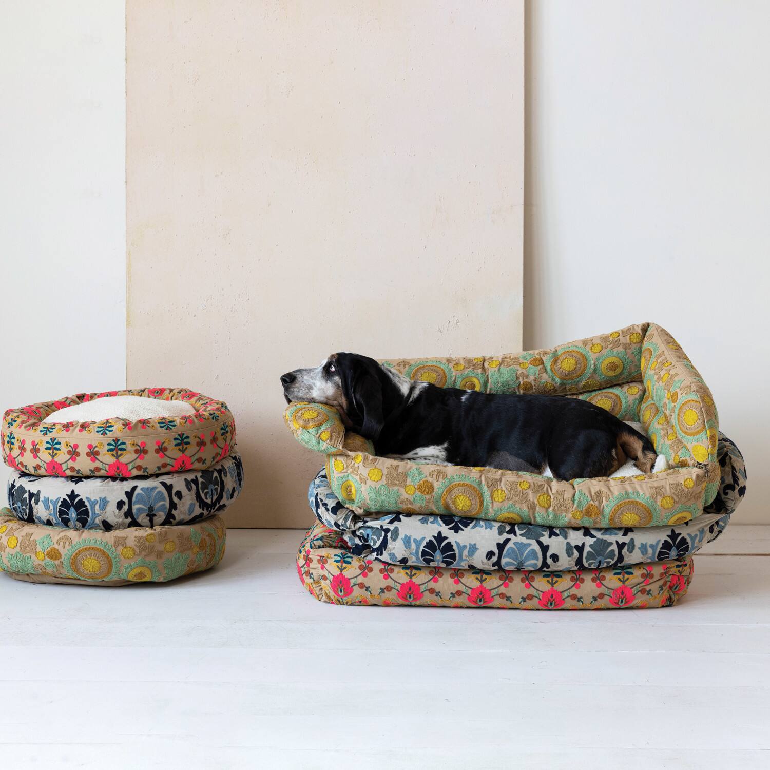 Hello Honey&#xAE; 39&#x22; Multicolor Floral Cotton &#x26; Sherpa Pet Bed