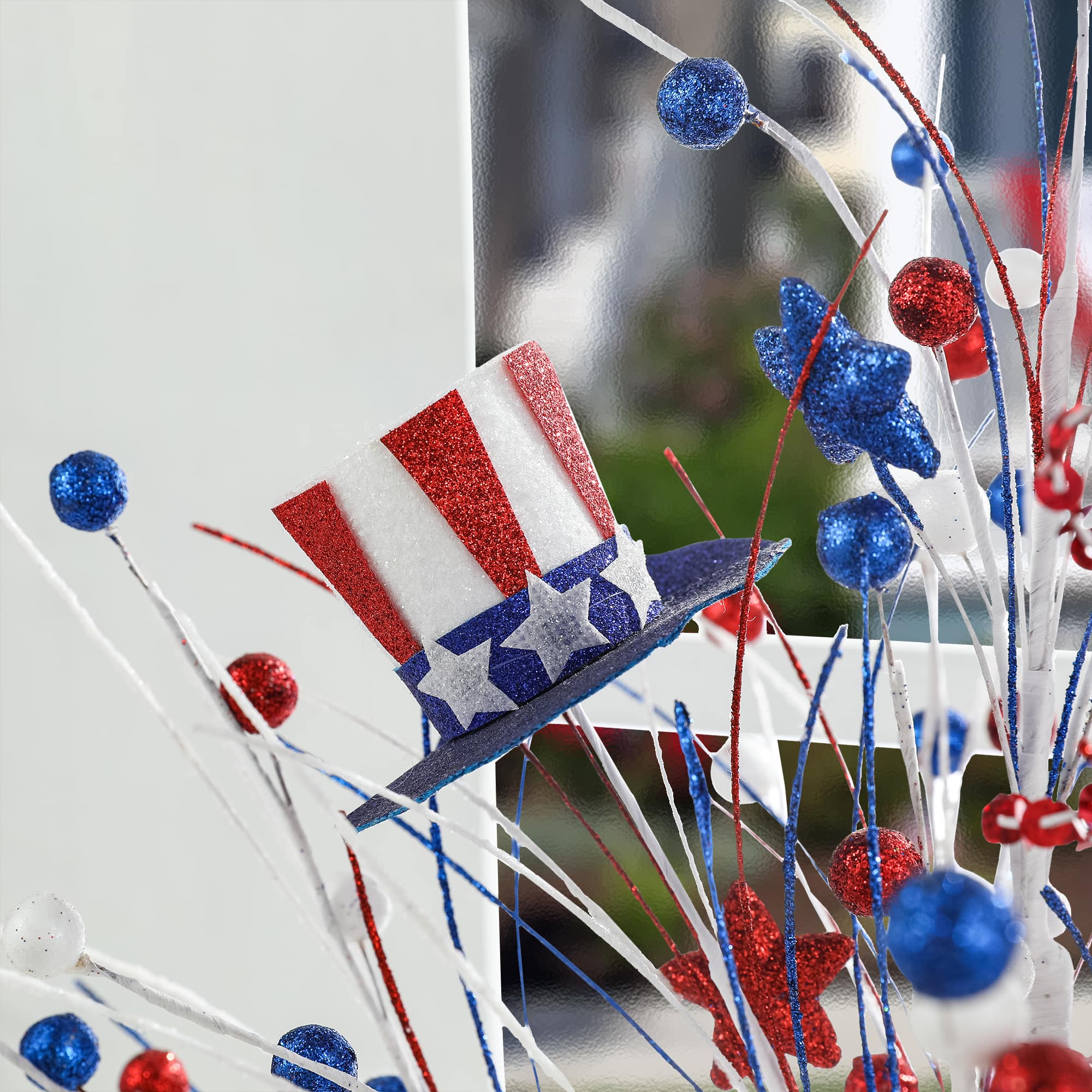 Glitzhome® 20" Patriotic Americana Top Hat Table Tree