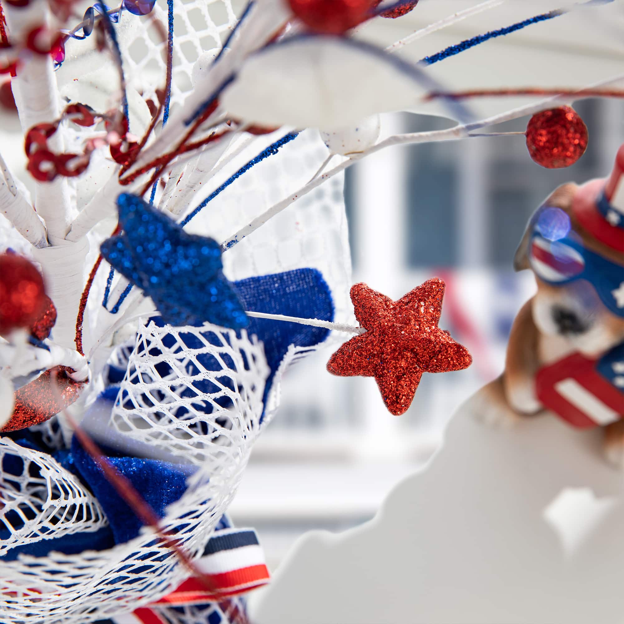 Glitzhome® 20" Patriotic Americana Top Hat Table Tree