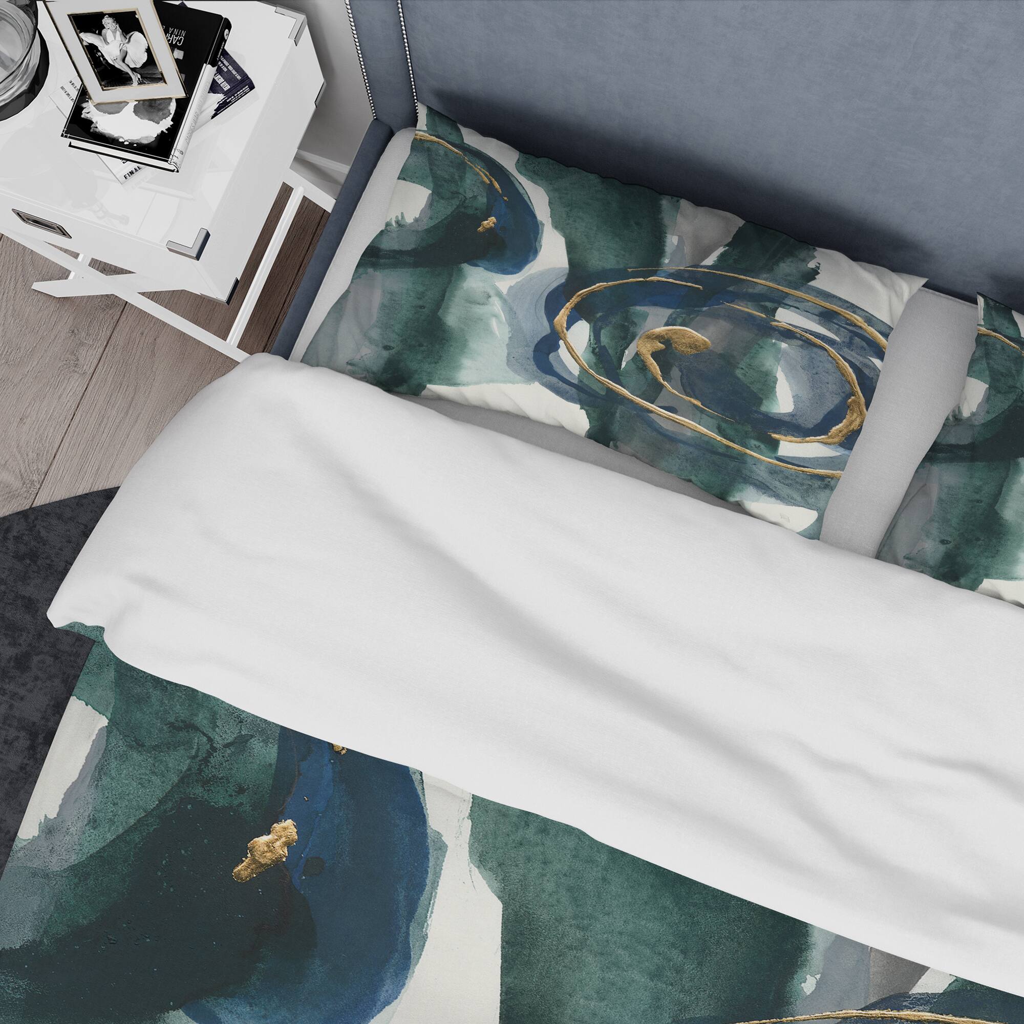 Designart &#x27;Indigo and Gold III&#x27; Geometric Bedding Set - Duvet Cover &#x26; Shams