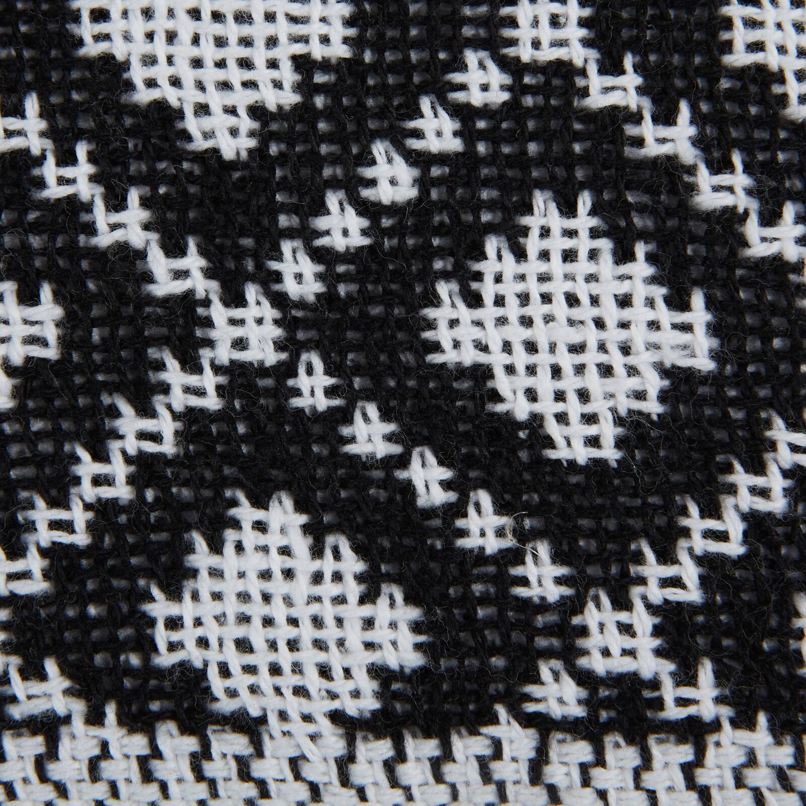 DII® Diamond Lattice Throw