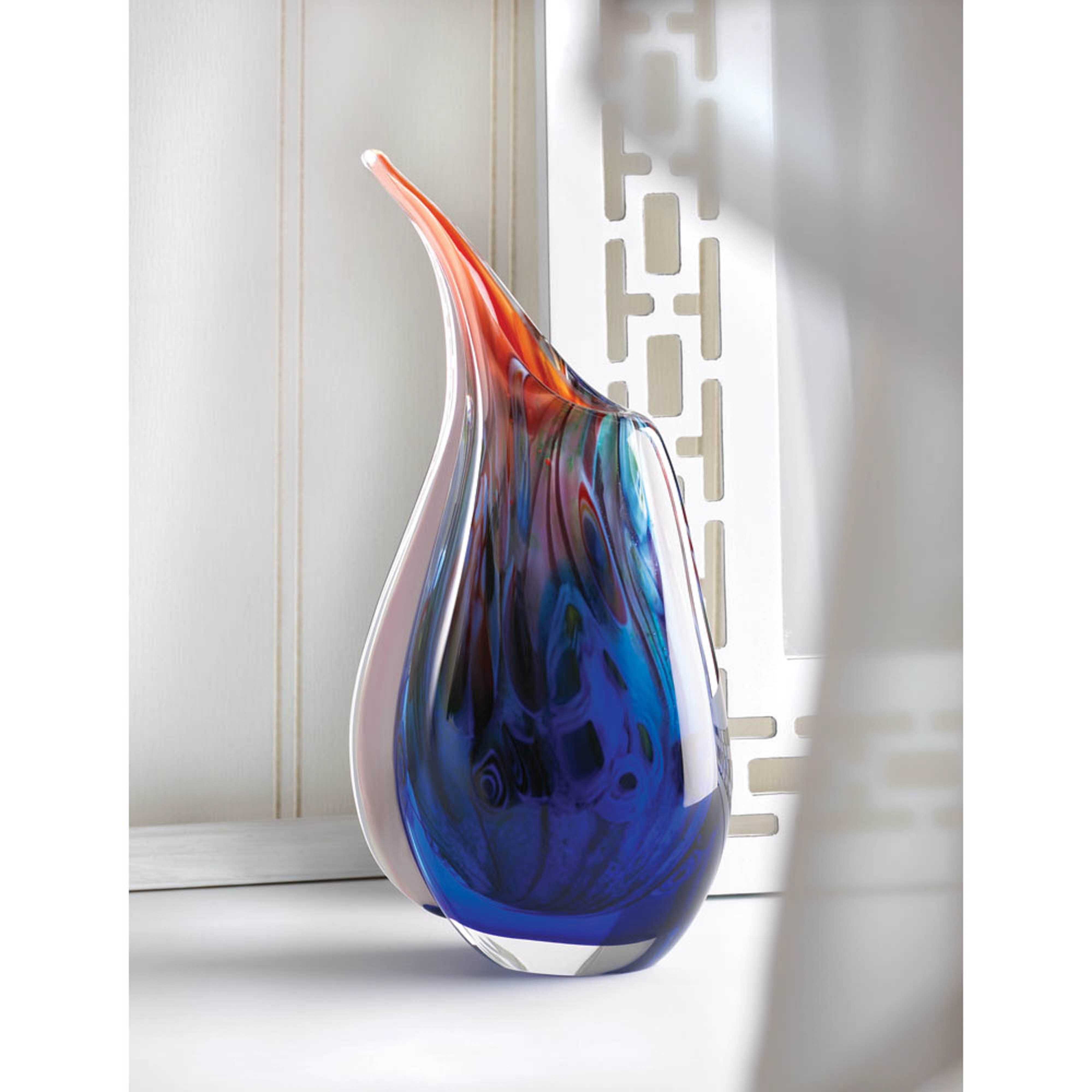 10&#x22; Dreamscape Art Glass Vase