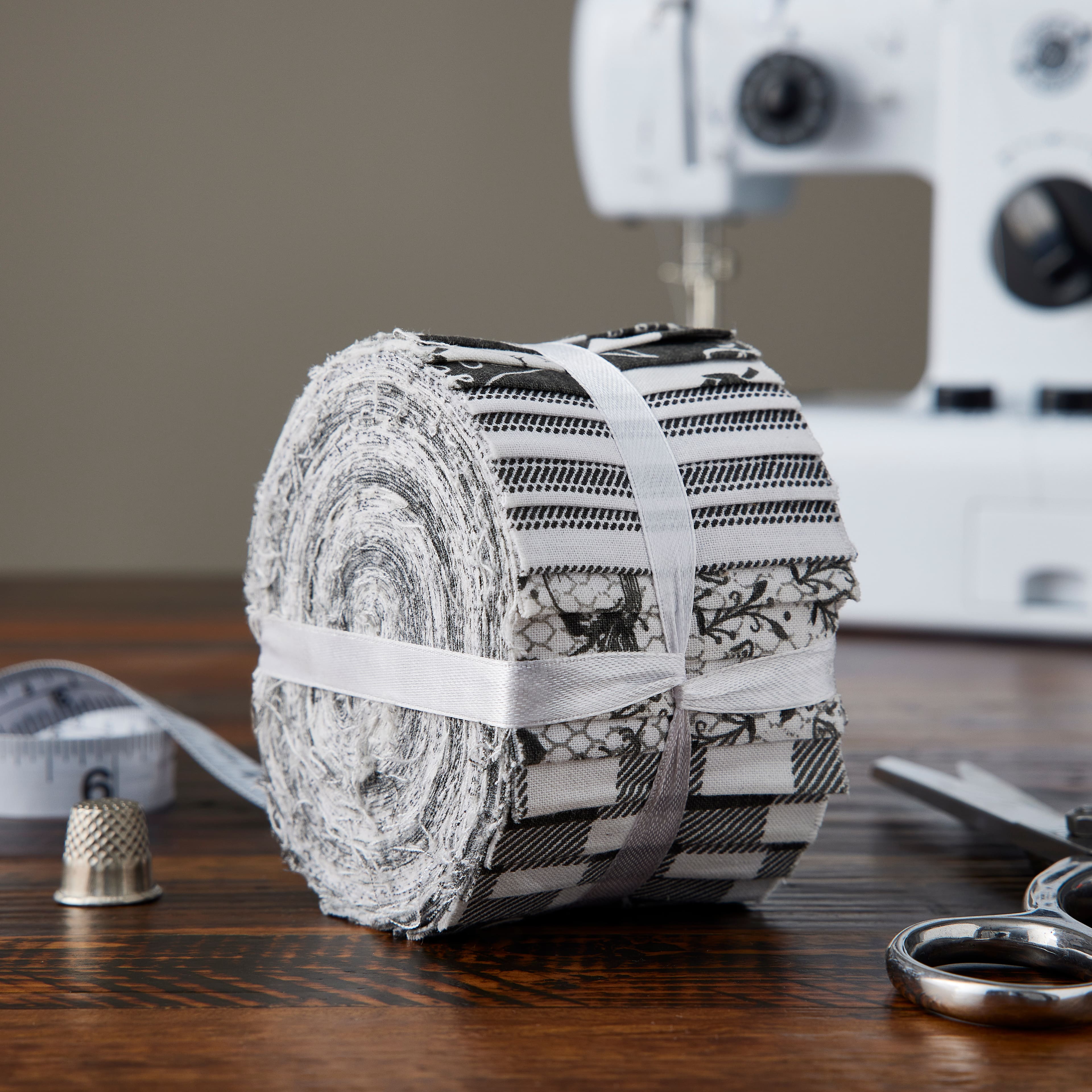 Black & White Fabric Strips by Loops & Threads®