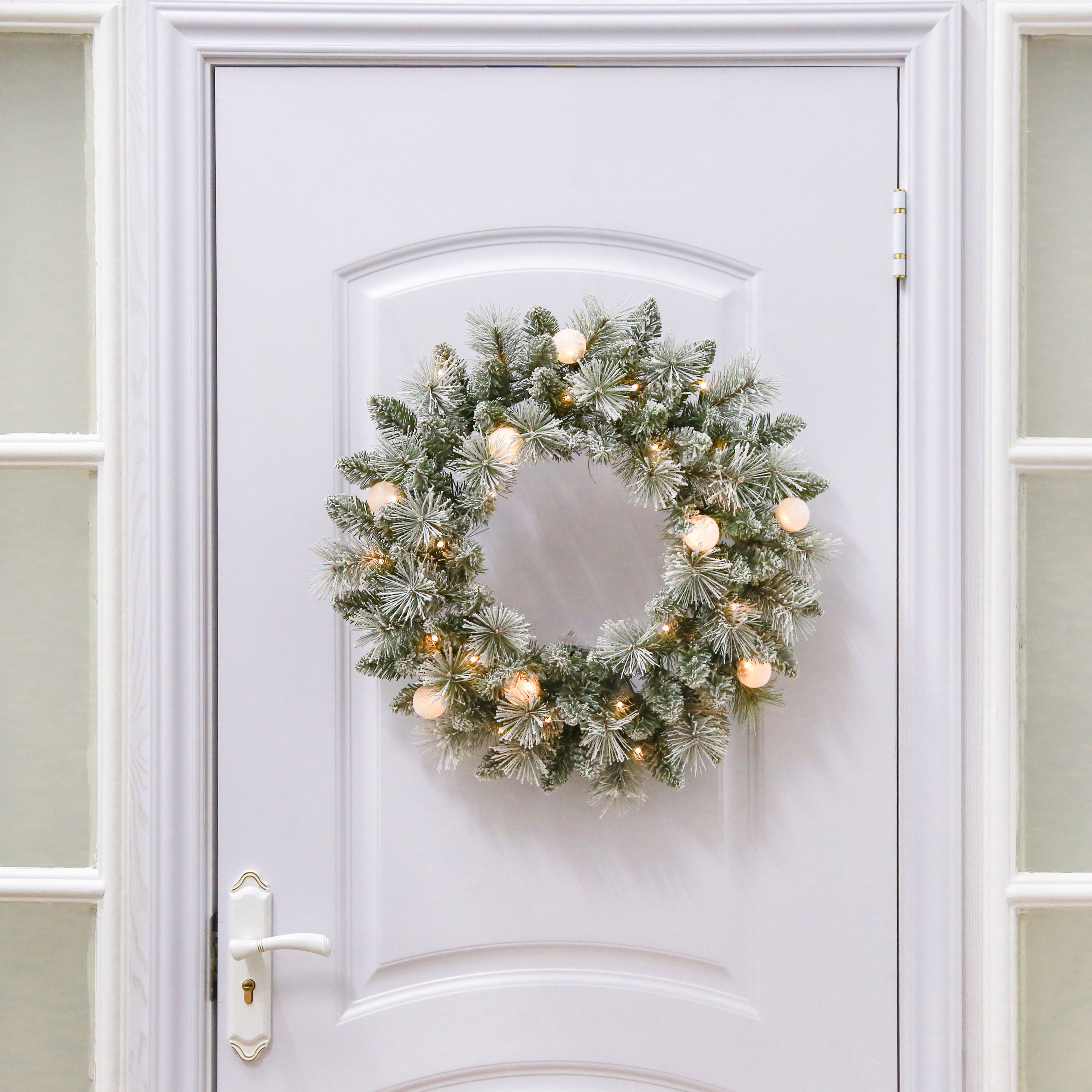 24&#x22; Pre-Lit Glacier Fir Wreath by Ashland&#xAE;