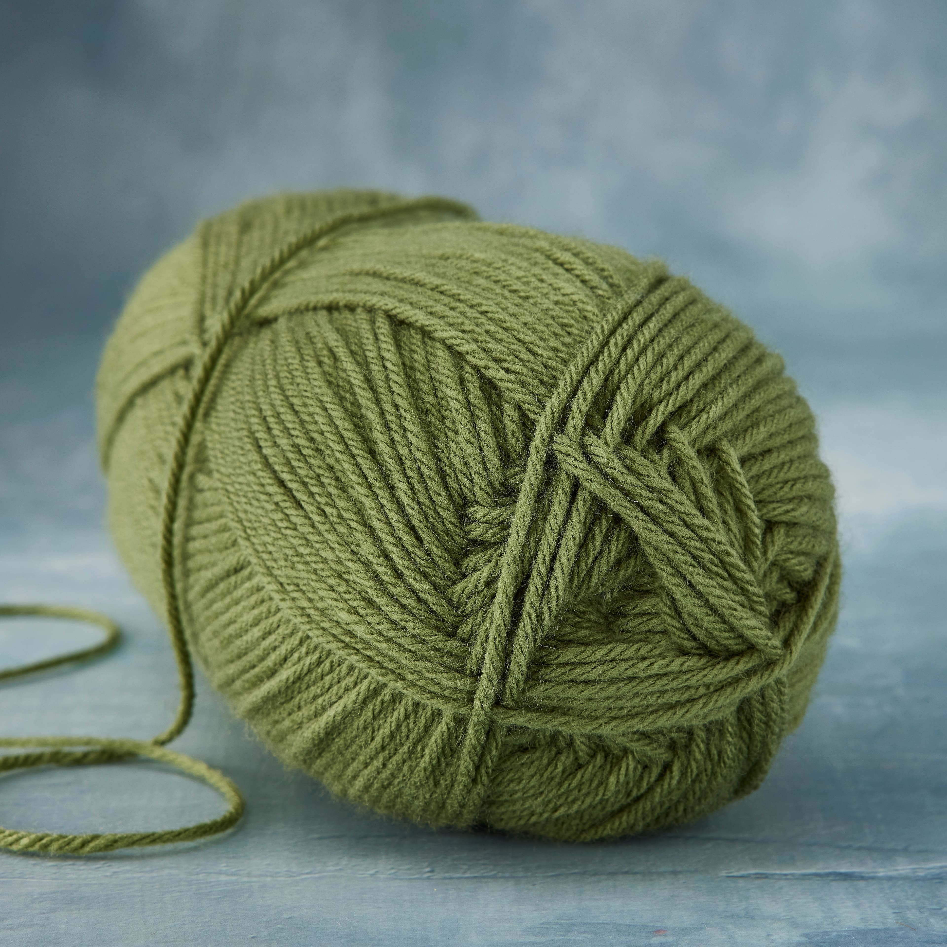 18 Pack: Impeccable&#xAE; Solid Yarn by Loops &#x26; Threads&#xAE;