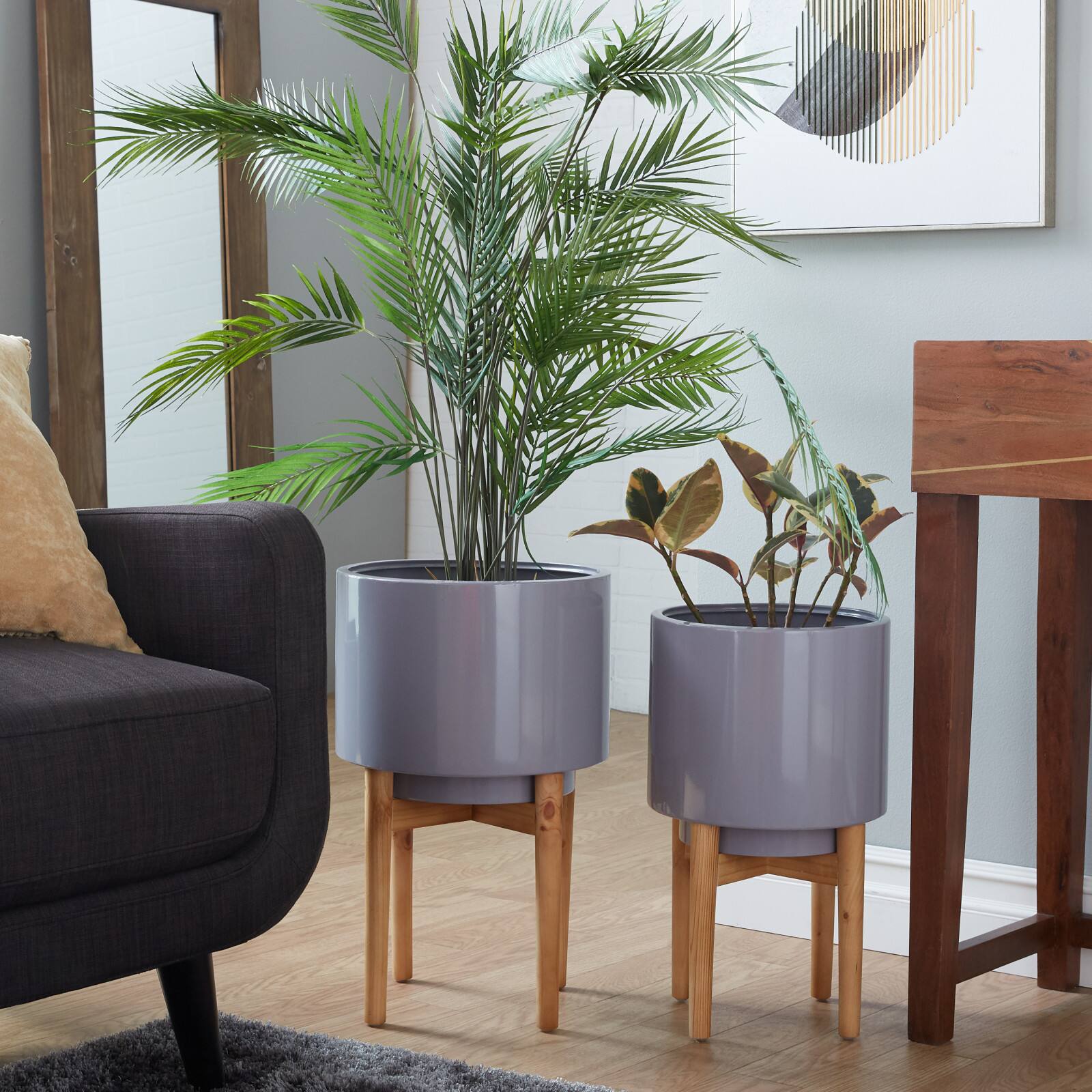 Gray Iron Contemporary Planter with Natural Legs Set