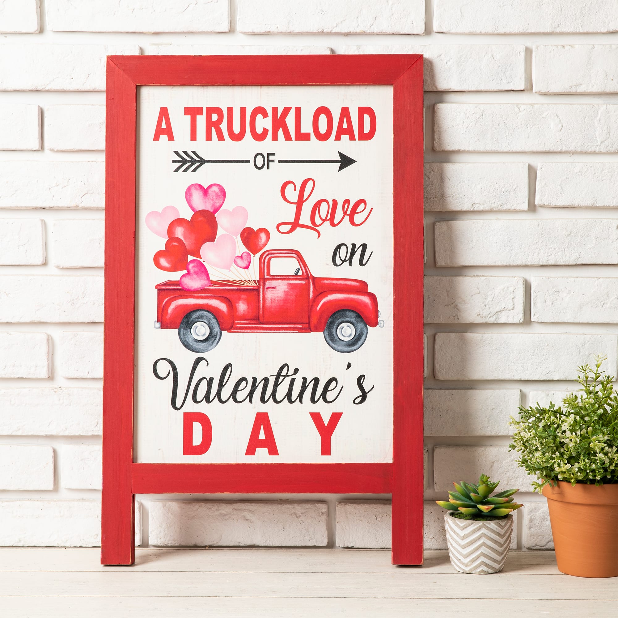 Glitzhome&#xAE; 24&#x22; Wooden Valentine&#x27;s Truck Standing Porch Sign