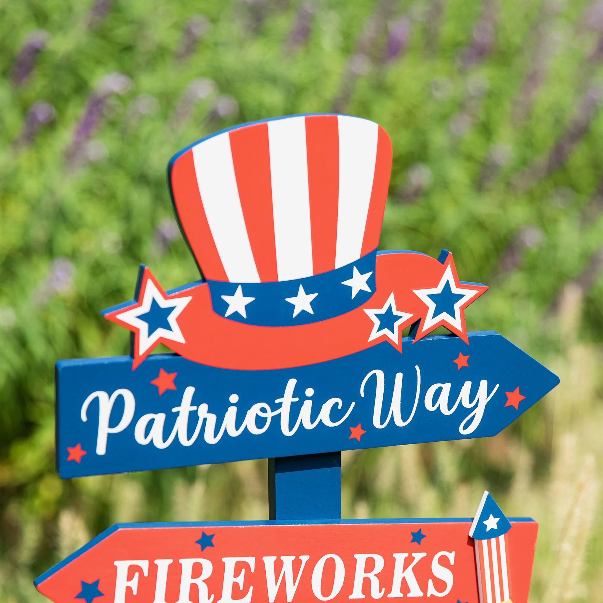 Glitzhome&#xAE; 36&#x22; Directional Patriotic Top Hat Stake