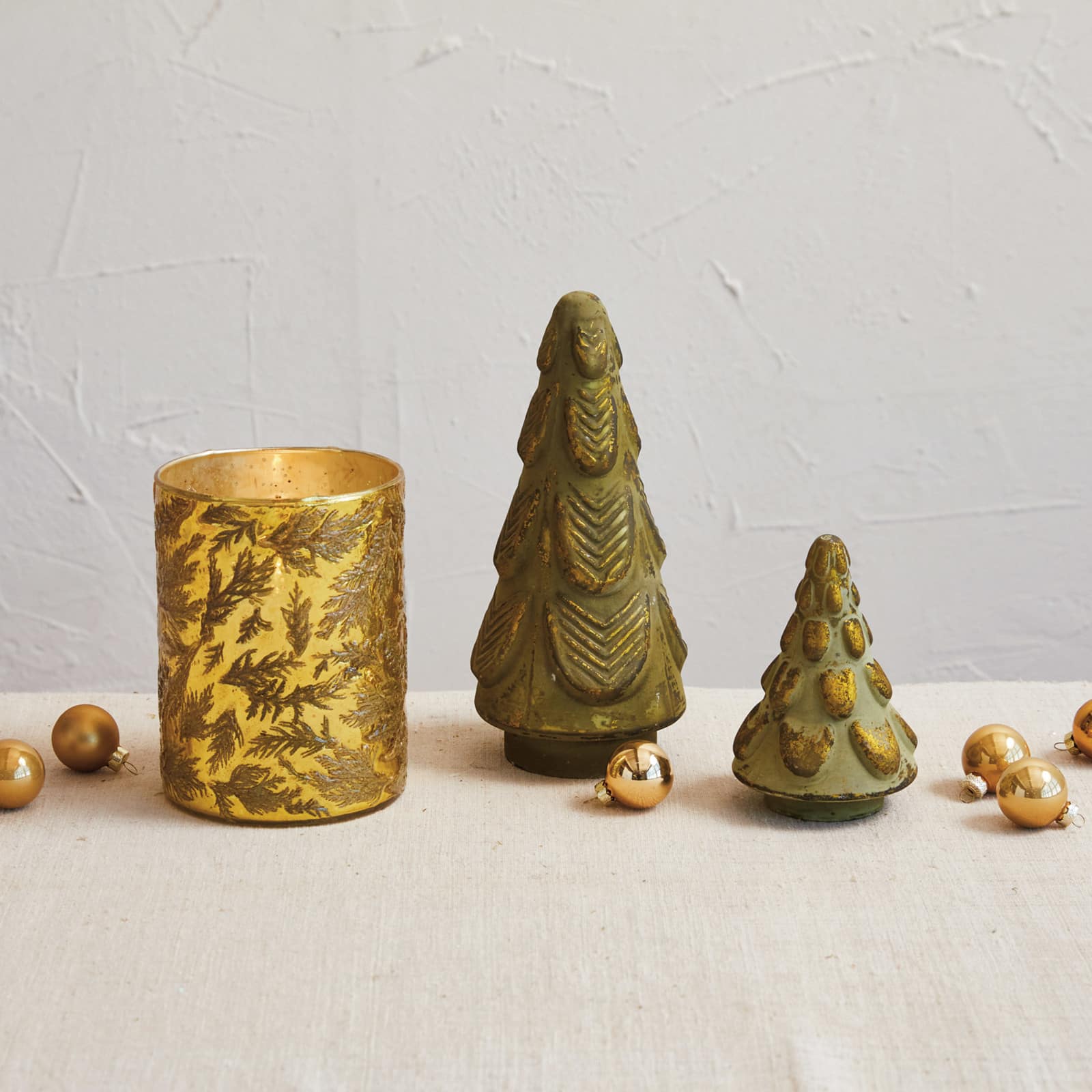 Hello Honey&#xAE; 6&#x22; Matte Green &#x26; Gold Embossed Glass Tree