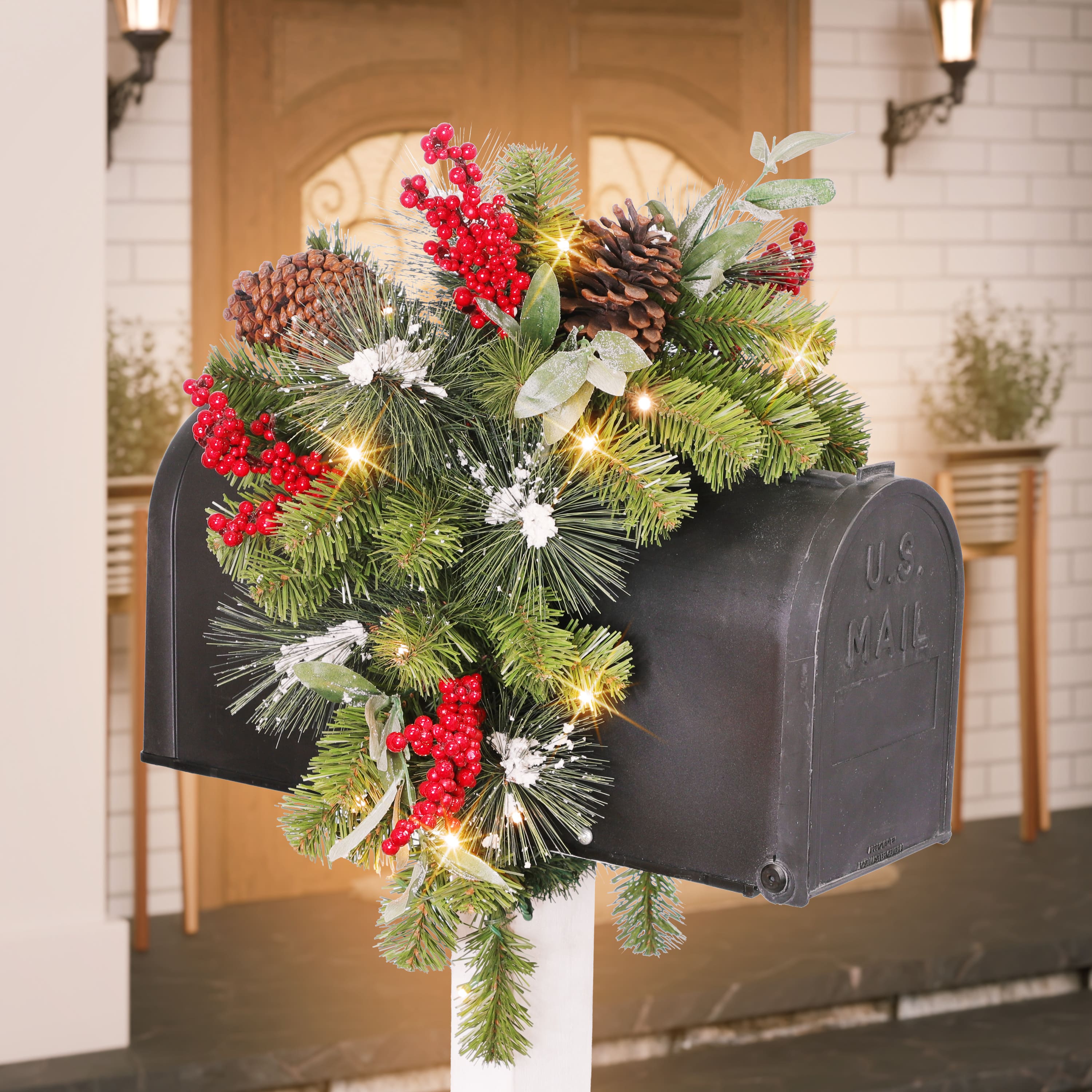 36" x 16" Pre-Lit Pine Mailbox Swag