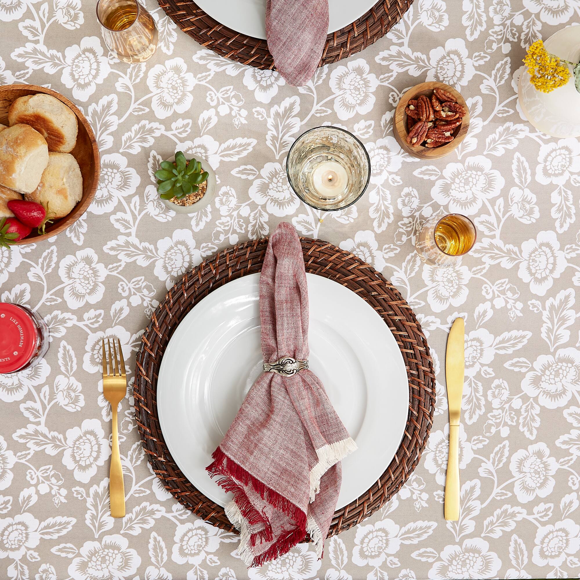 DII&#xAE; Stone  Floral Print Outdoor Tablecloth with Zipper, 60x120
