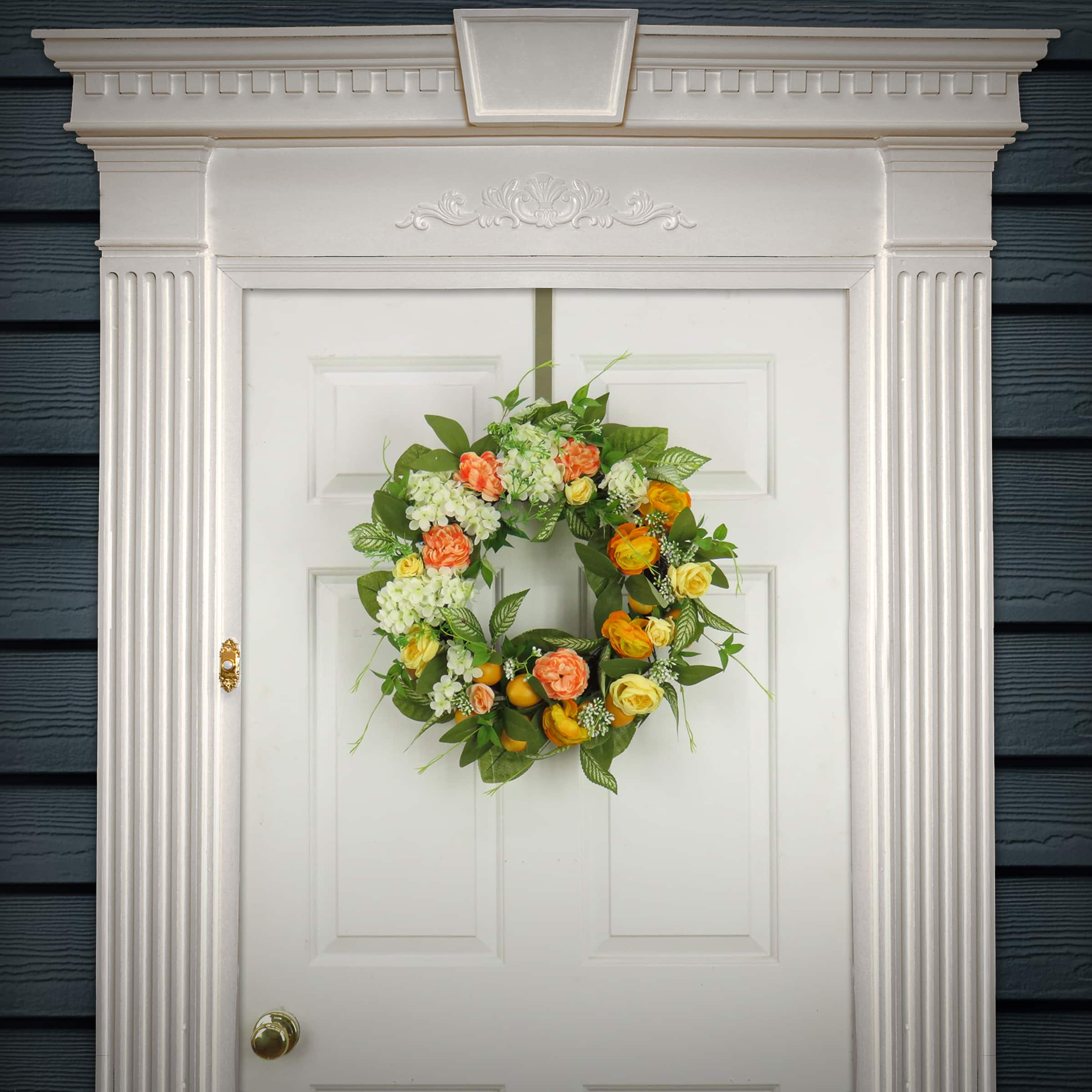 24&#x22; Lemon, Hydrangea &#x26; Buttercup Wreath