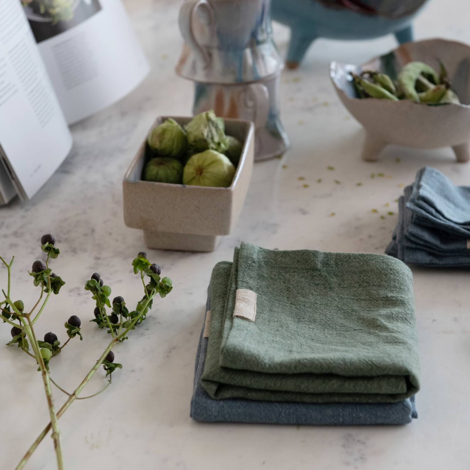 Hello Honey&#xAE; Stonewashed Linen Blend Tea Towel with Twill Tape Corner Set