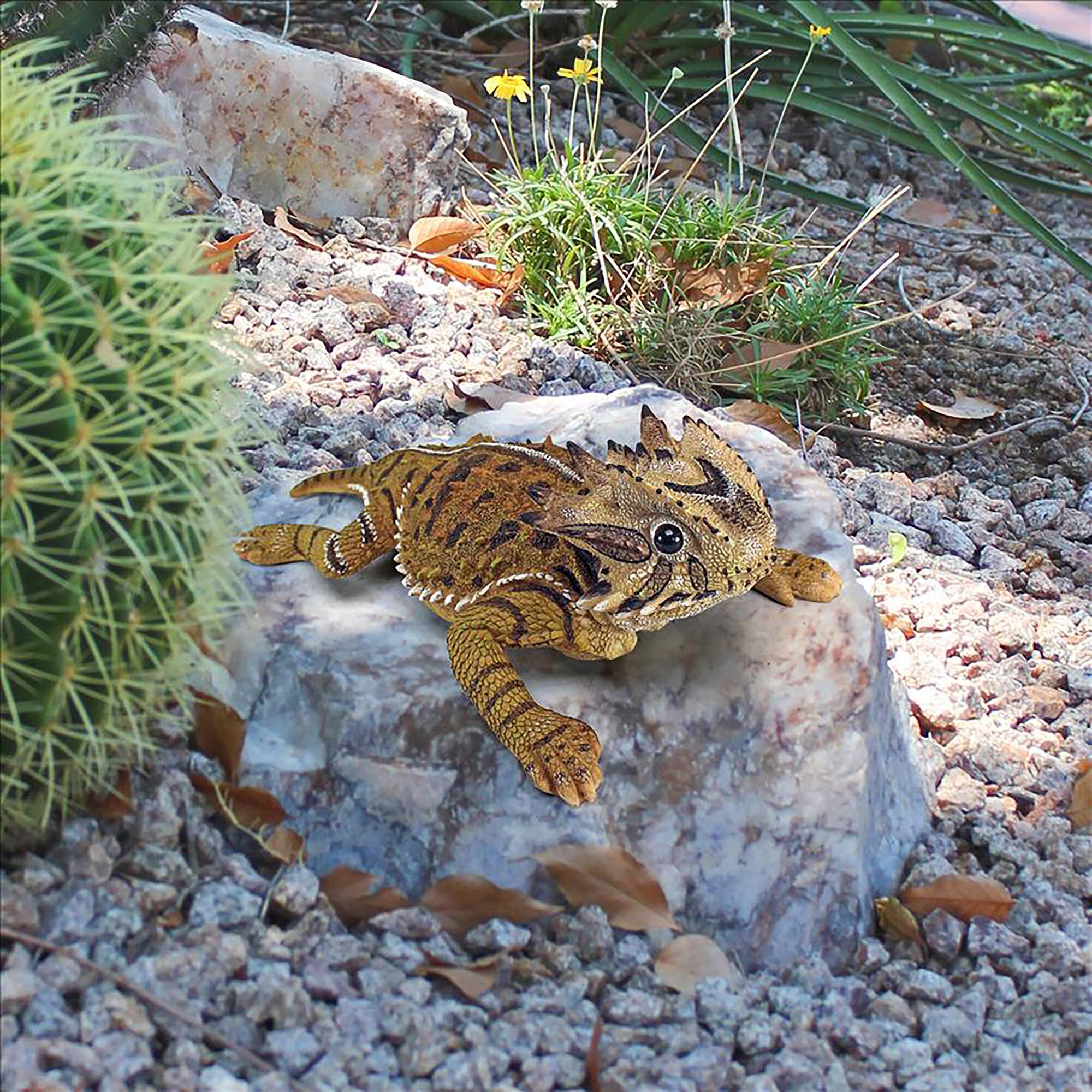 Design Toscano 13.5&#x22; Horny Toad Lizard Statue