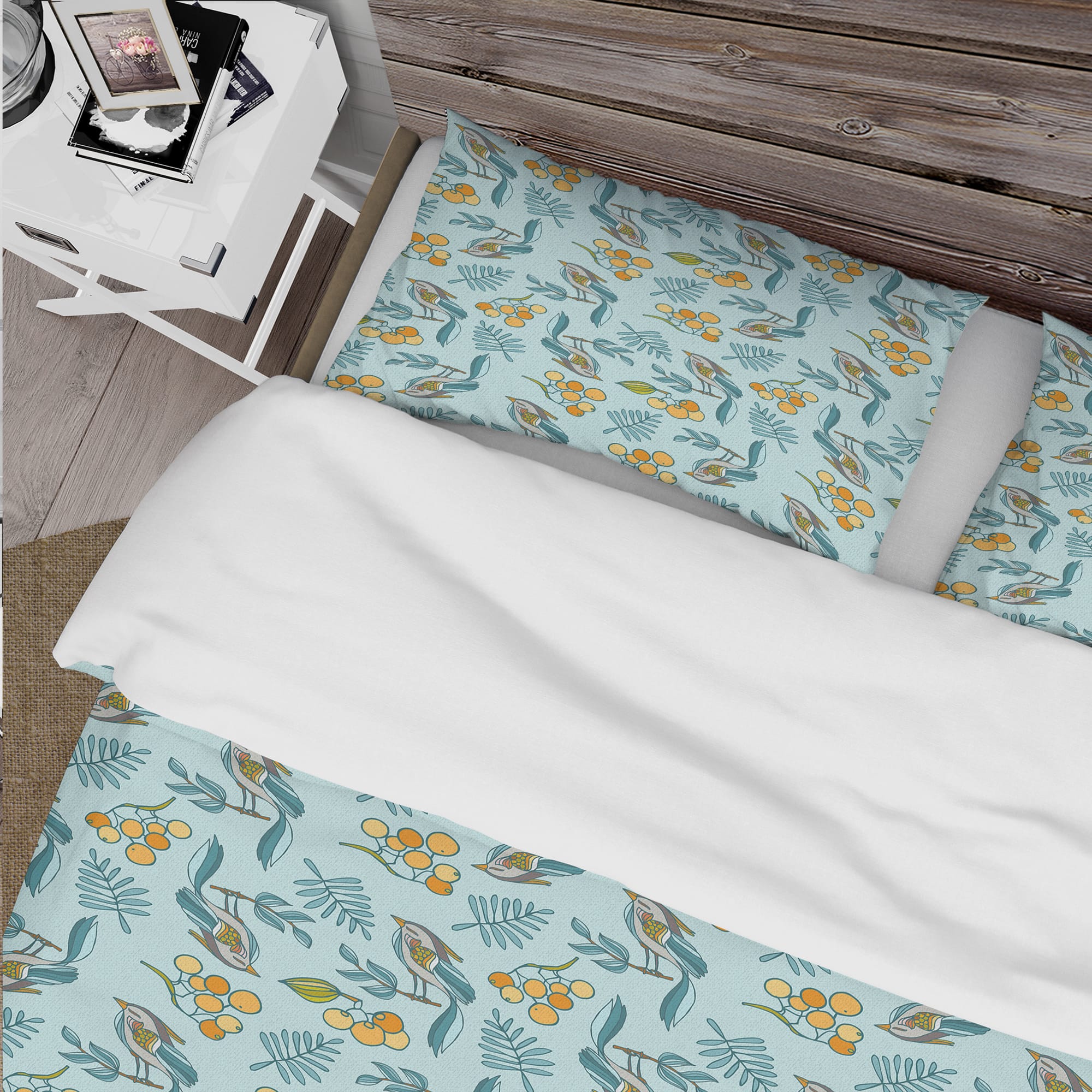 Designart &#x27;Seamless Decorative with Birds, Berries&#x27; Nature Modern &#x26; Contemporary Bedding Set - Duvet Cover &#x26; Shams