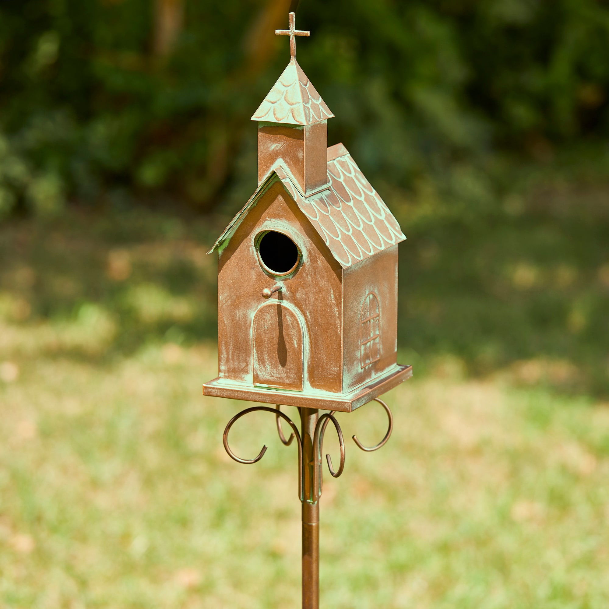 Glitzhome&#xAE; 4ft. Faux Copper Distressed Metal Church Birdhouse with Stake