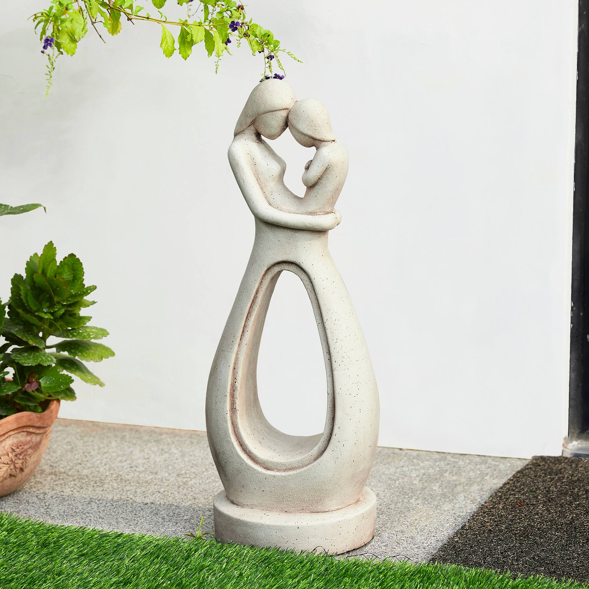 Glitzhome&#xAE; 24.75&#x22; Modern Abstract Sculpture Hugging Mommy &#x26; Baby Garden Statue