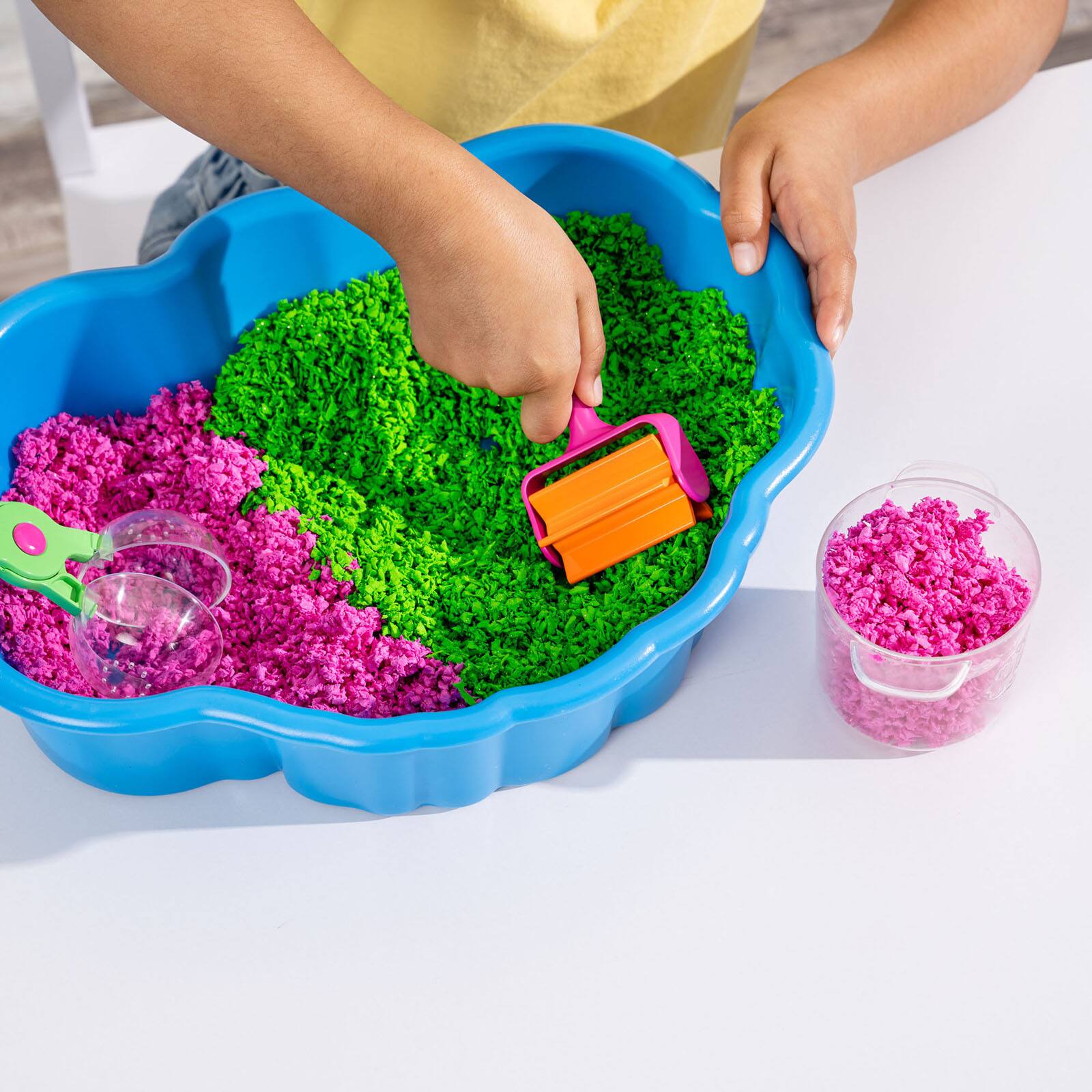 Playfoam&#xAE; Pluffle&#x2122; Sensory Station