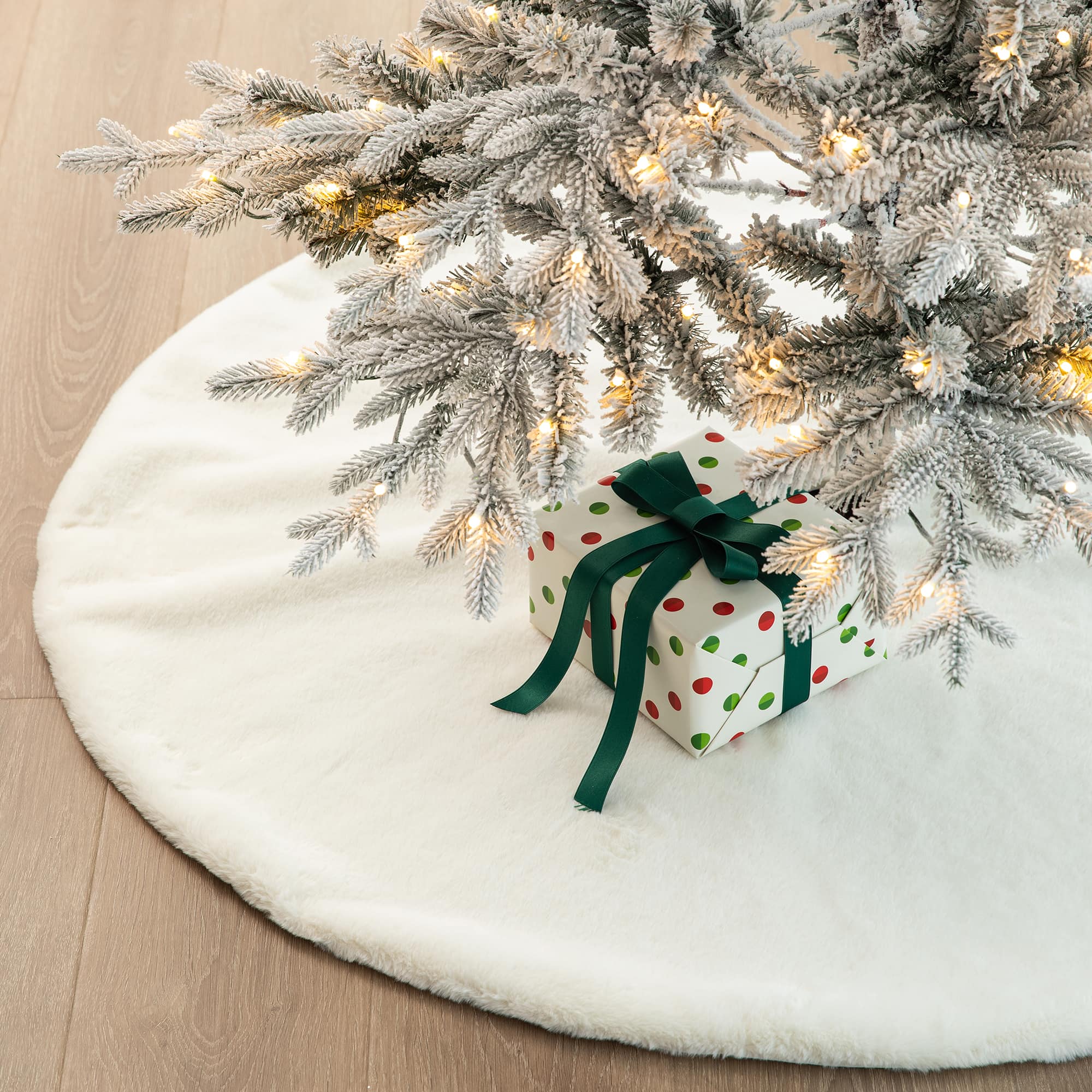 Glitzhome&#xAE; Faux Rabbit Fur Christmas Tree Skirt