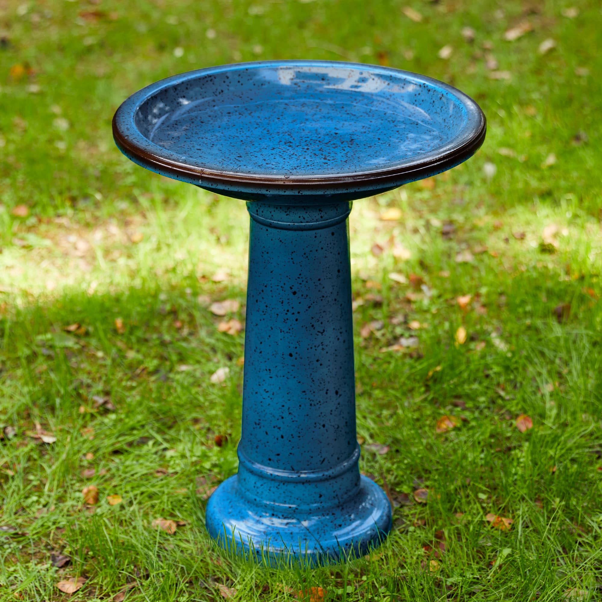 Glitzhome&#xAE; 21.5&#x22; Faux Ceramic Tall Pedestal Birdbath