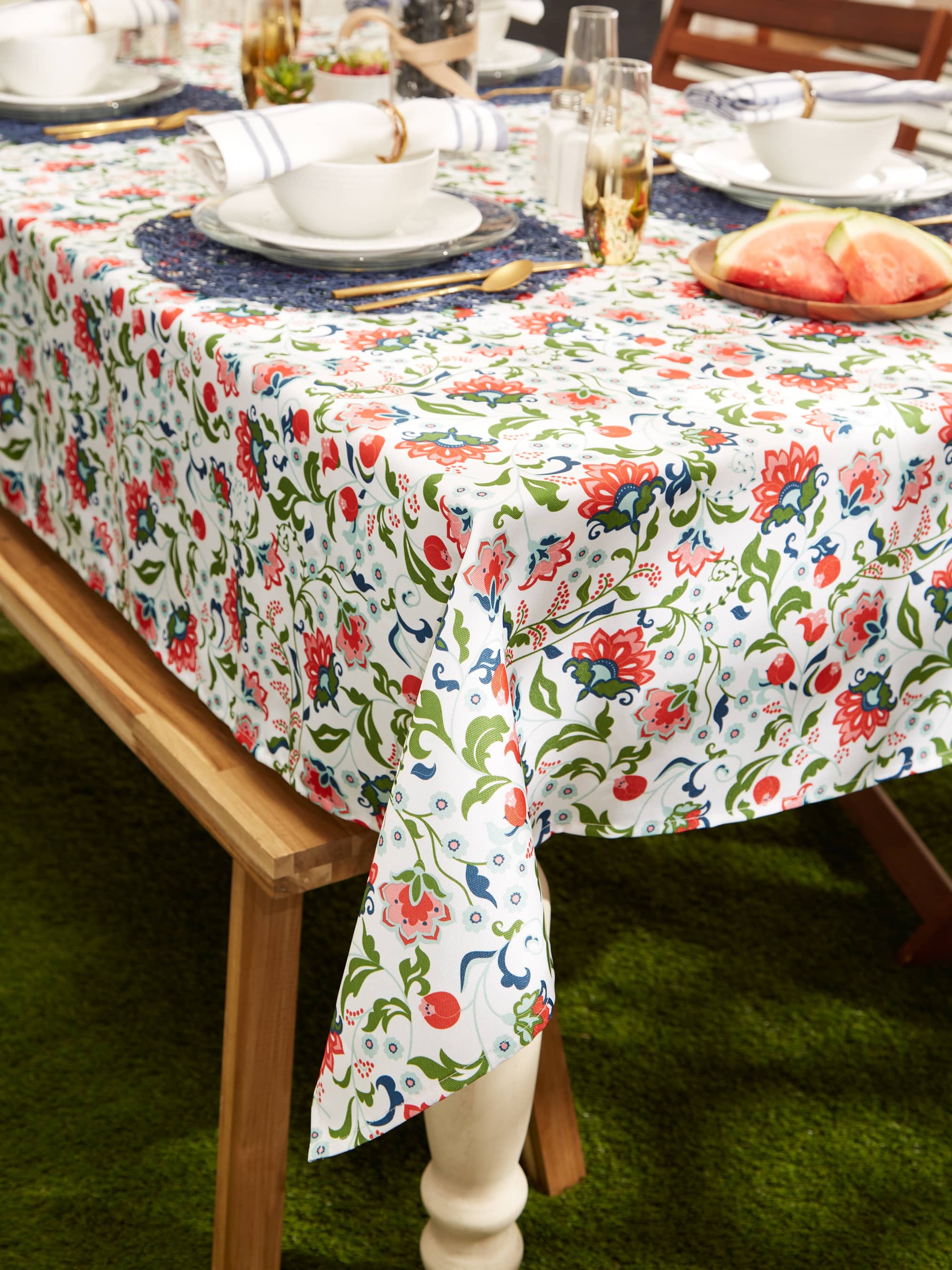 DII&#xAE; Garden Floral Print Outdoor Tablecloth 60x120&#x22;
