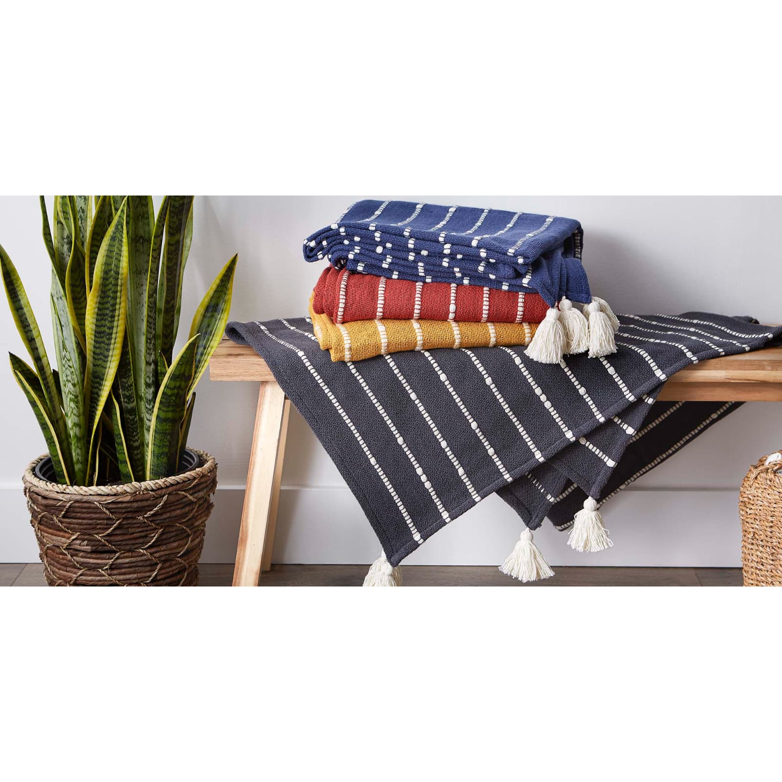 DII&#xAE; White Slub Stripe Throw