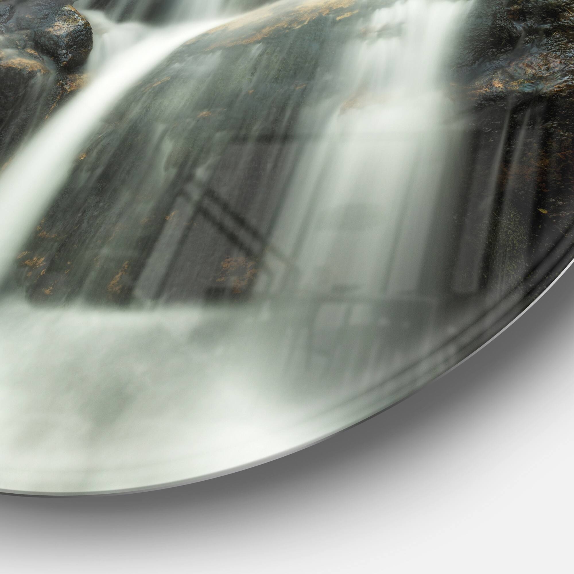 Designart - Slow Motion Waterfall on Rocks' Landscape Metal Circle Wall Art