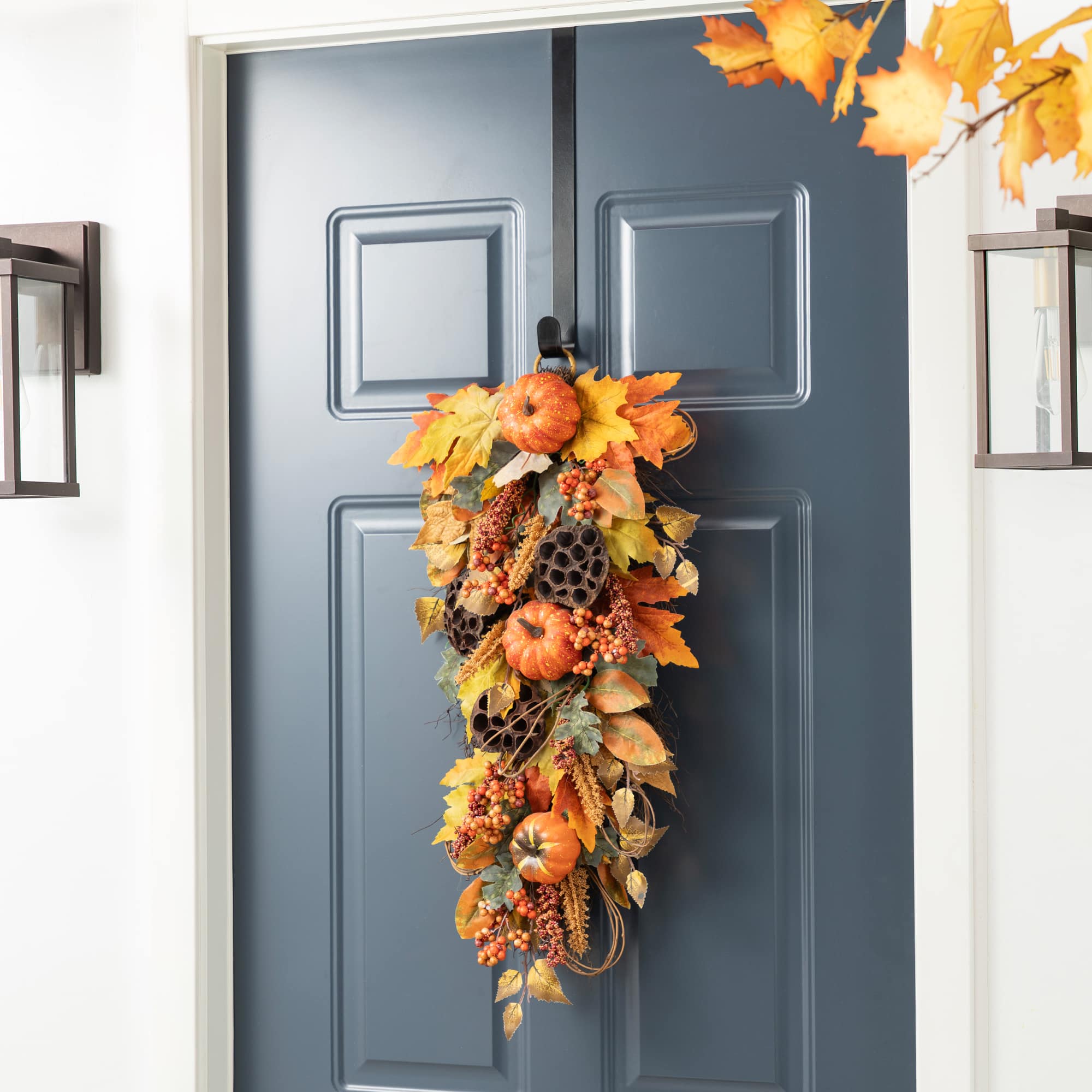 Glitzhome&#xAE; 25&#x22; Fall Pumpkin Leaf Swag