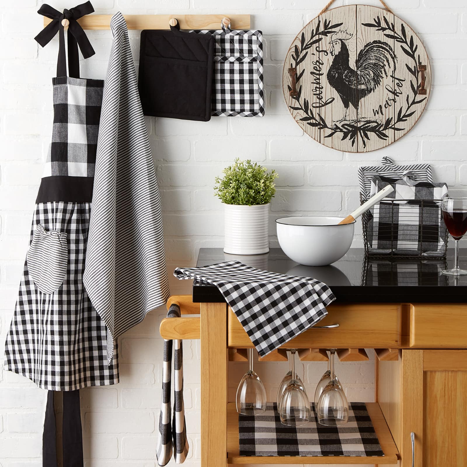 DII&#xAE; Gingham Print Apron