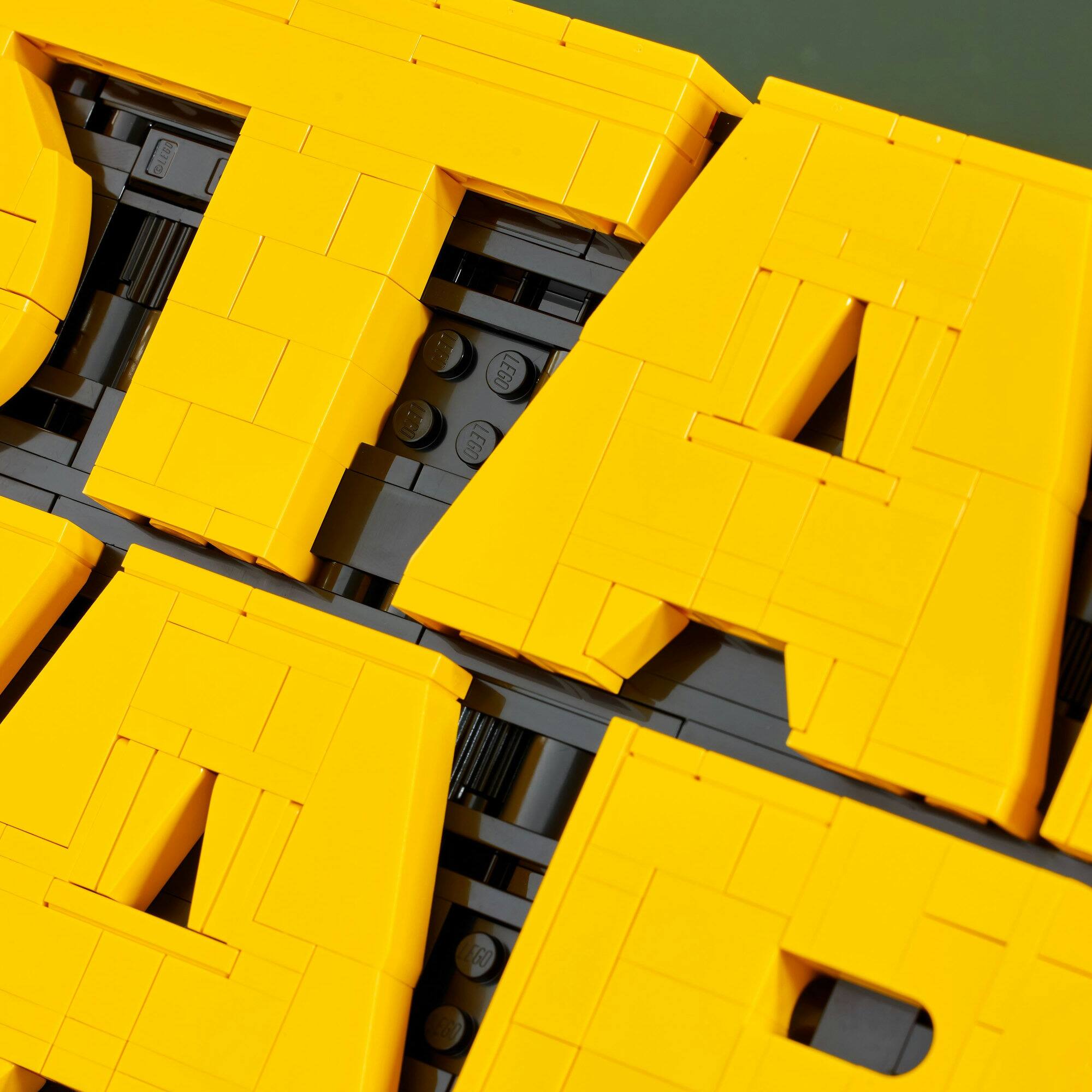 LEGO® Star Wars™ Brick-Built Star Wars Logo Sign 75407