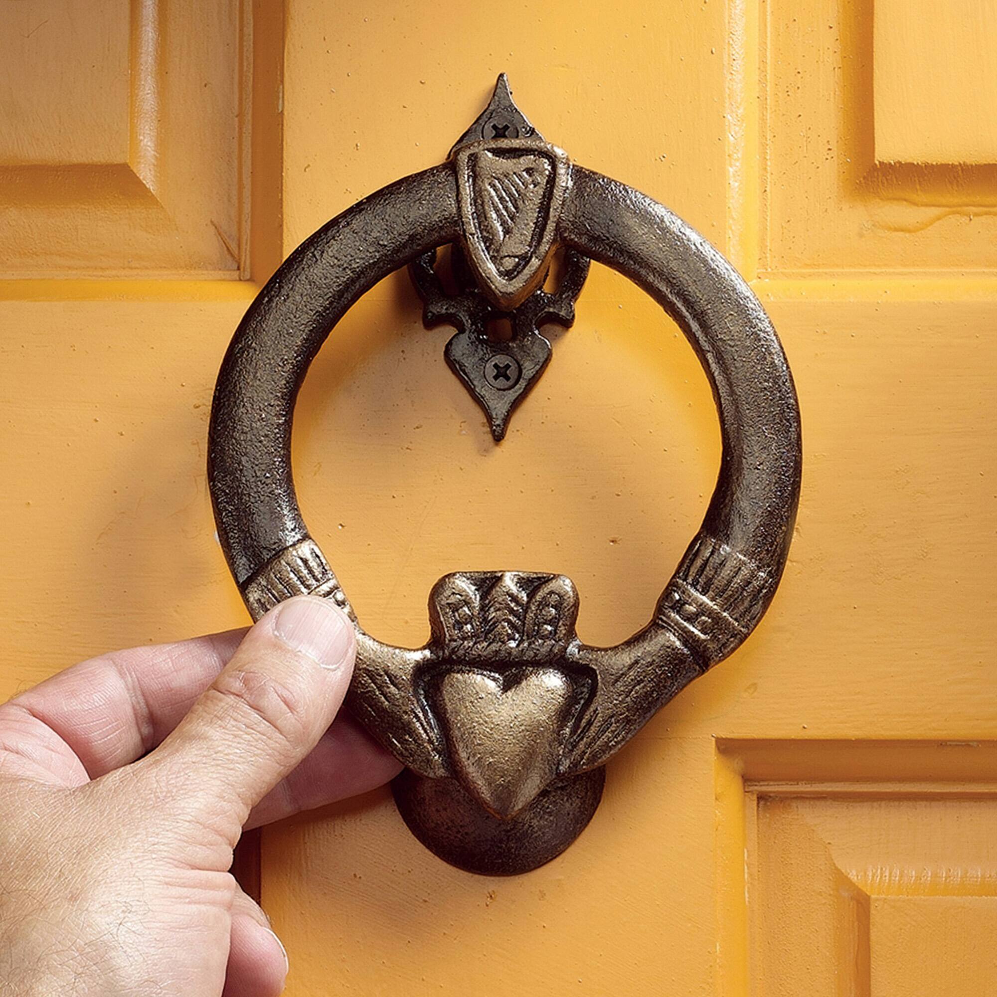 Design Toscano 5.5&#x22; Claddagh Authentic Foundry Iron Door Knocker