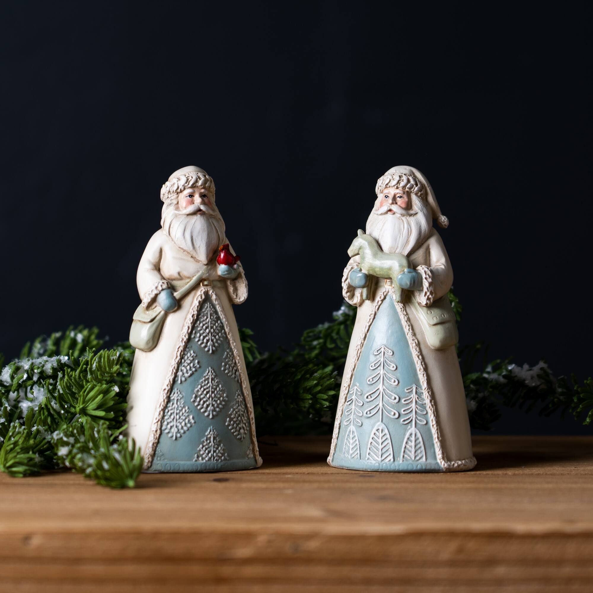 5&#x22; Winter Santa Figurine Set
