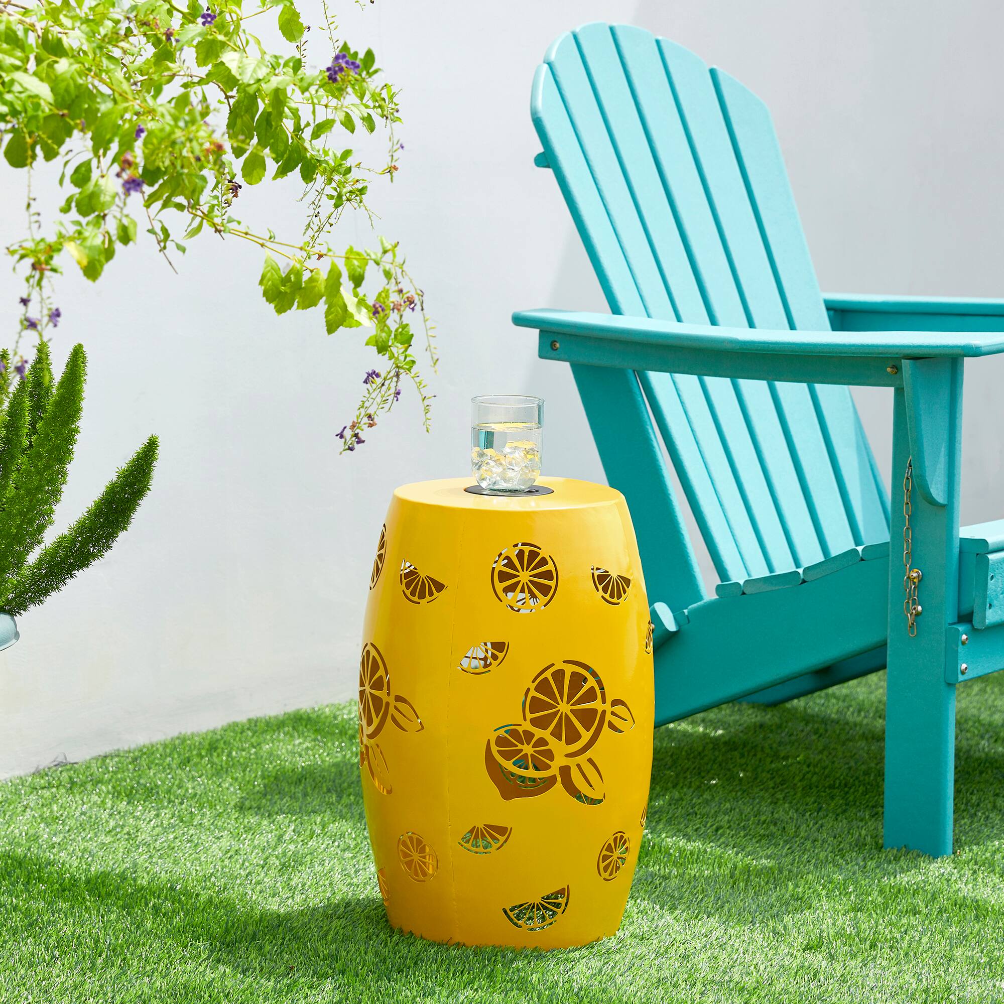 Glitzhome&#xAE; 18.5&#x22; Yellow Iron Cutout Lemon Pattern Solar LED Garden Stool