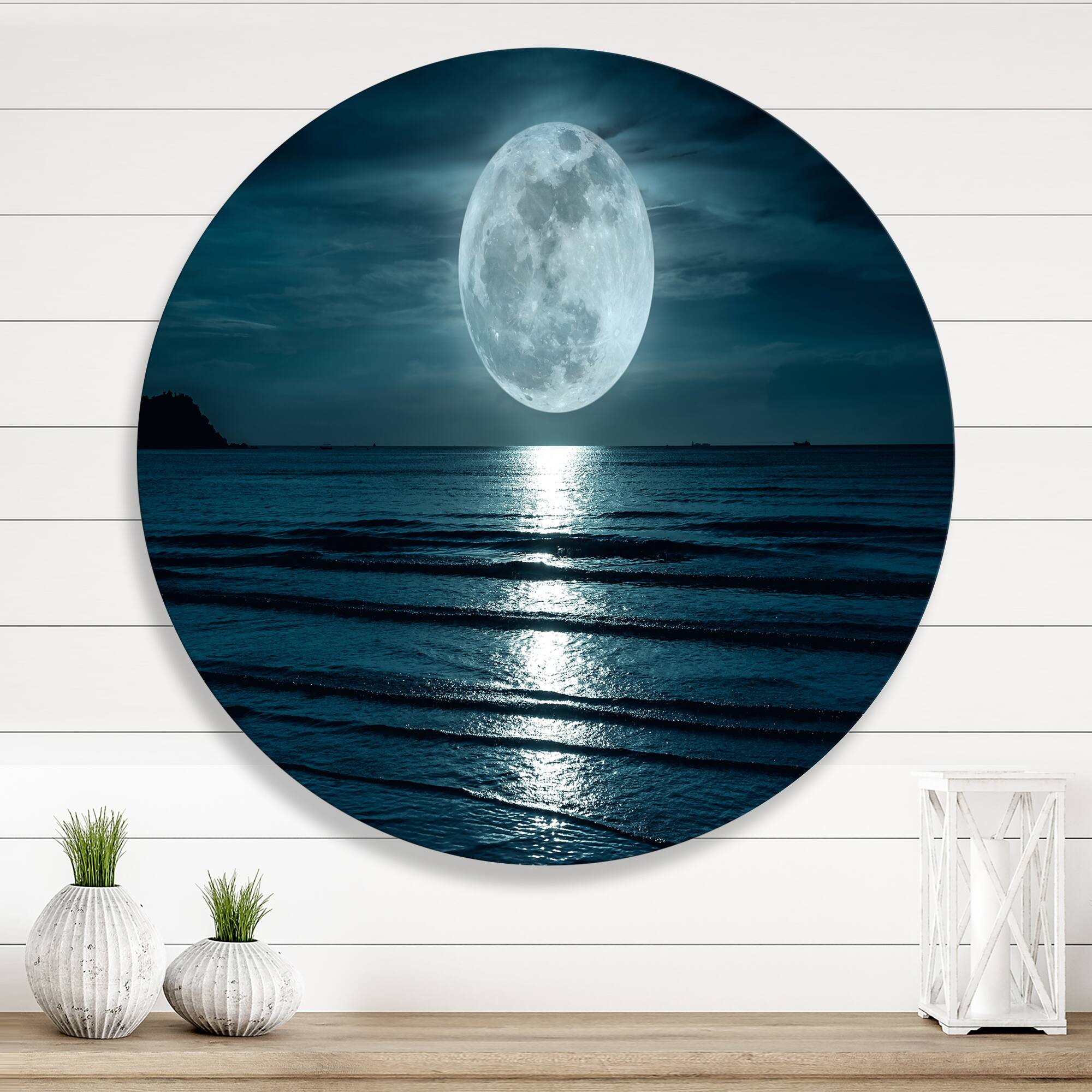 Designart - Super Moon Over The Sea I - Modern Metal Circle Wall Art