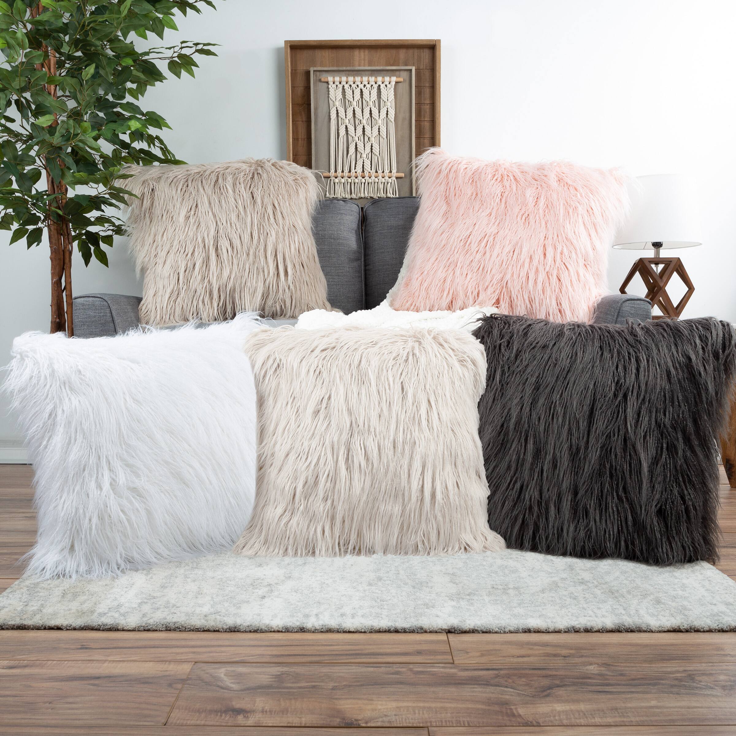 Hastings Home 675948ETB Gray Faux Fur Shag Pillows, Set