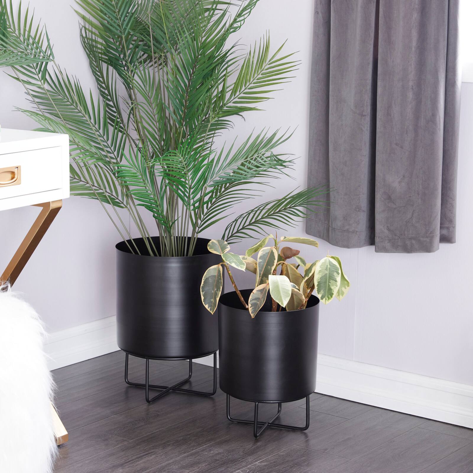 Black Modern Planter, Set of 2" 16", 13"